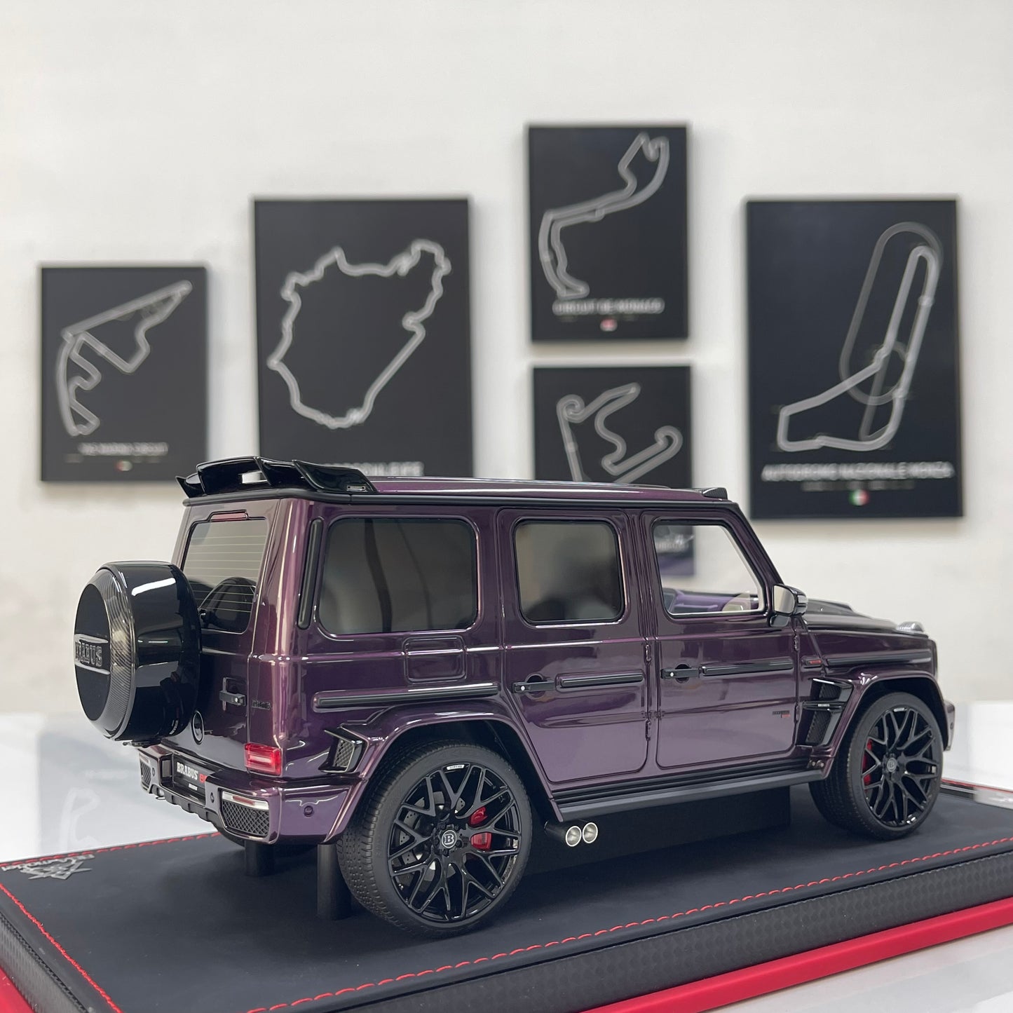BBA MODEL 1/18 Brabus G800 Metallic Purple