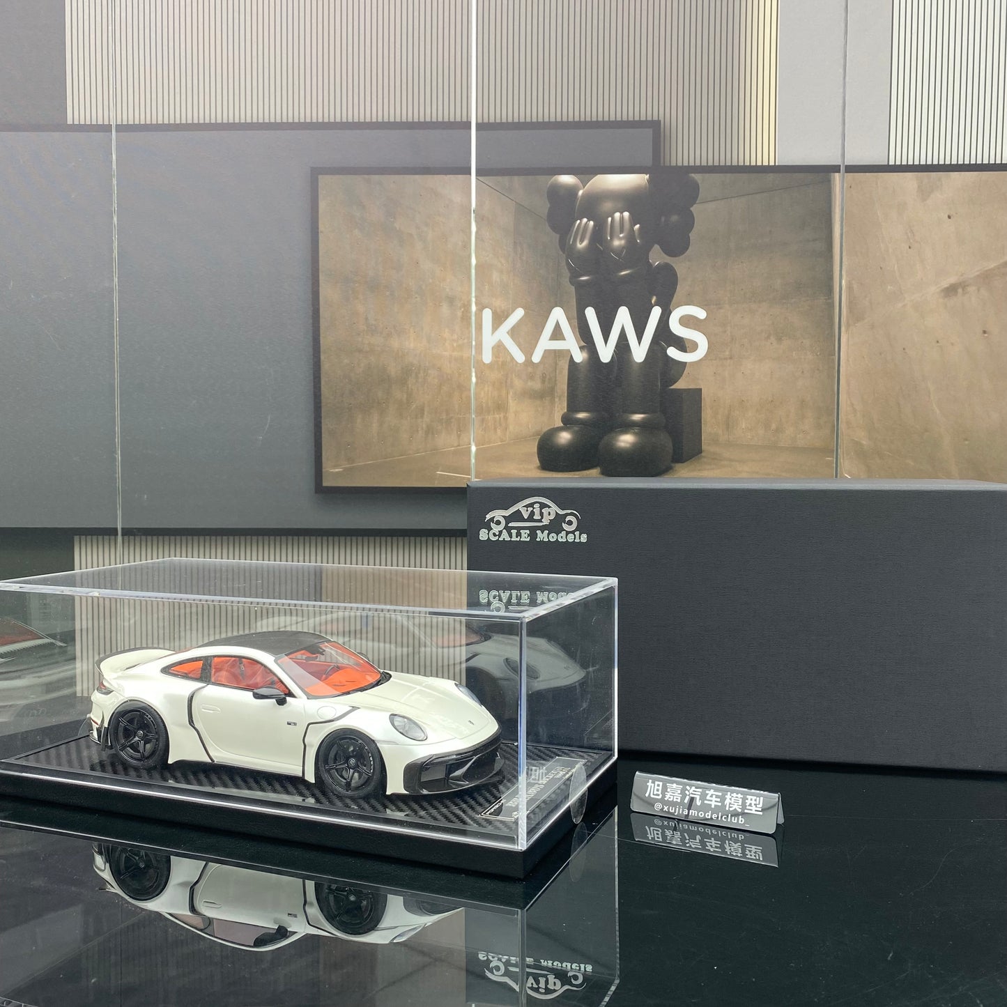 VIP 1/18 Porsche 911 Brabus 900R simulation resin car model ornaments