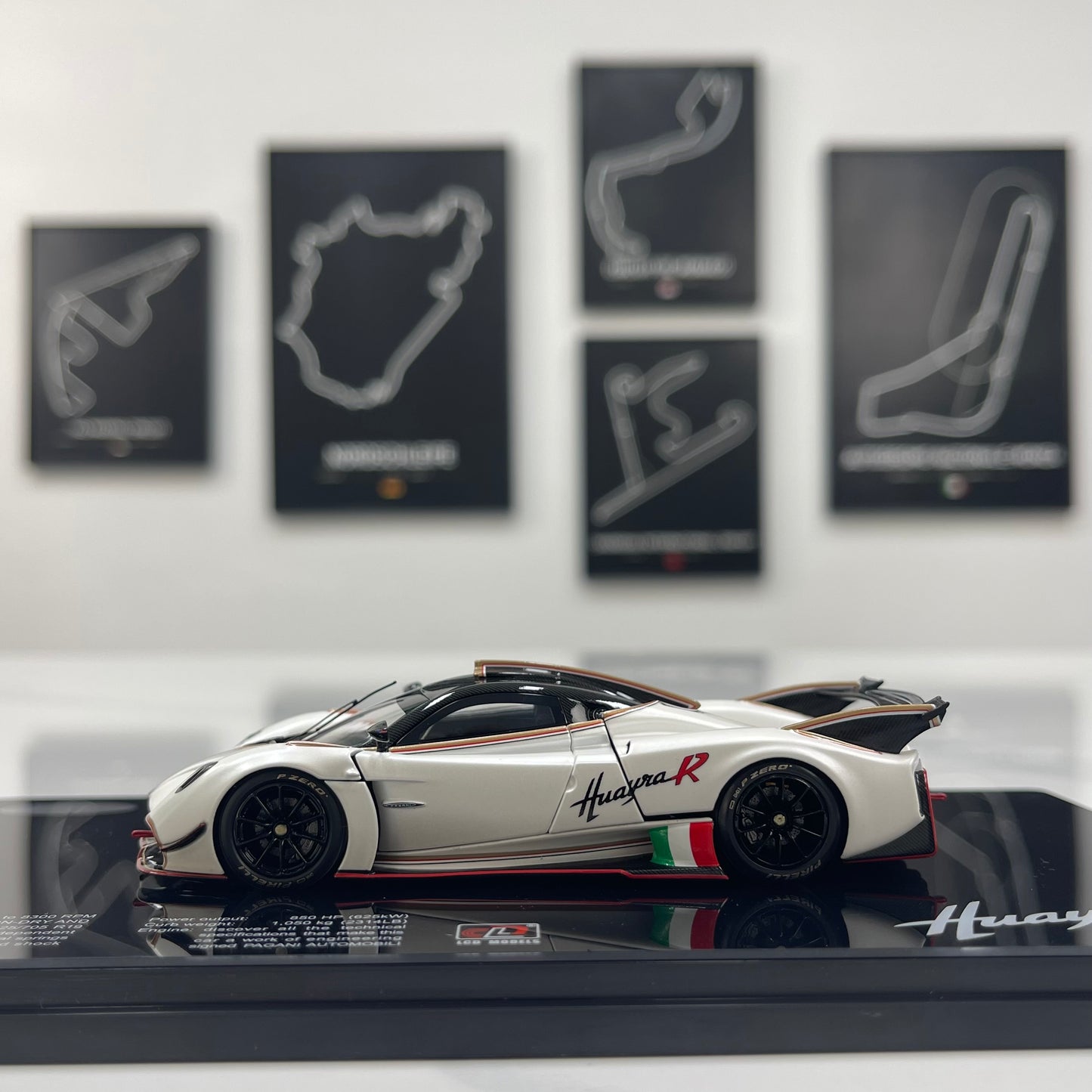 LCD 1/43 Pagani Huayra R Die-cast Model (Fully Opening Parts) – Matte White (LCD43017-PW)