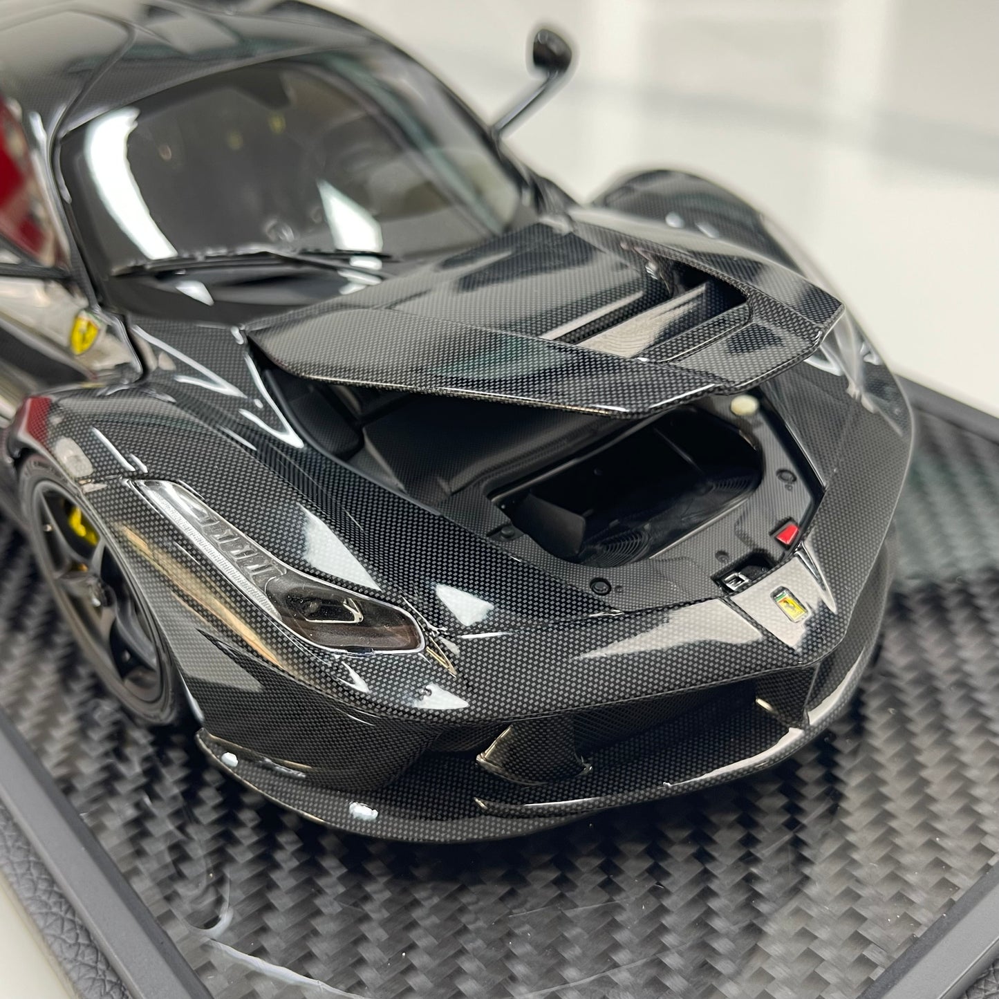 BBR 1/18 Ferrari LaFerrari, Alloy Alloy Fully Open, Carbon Fiber Sole, Black Knight BBR182244A