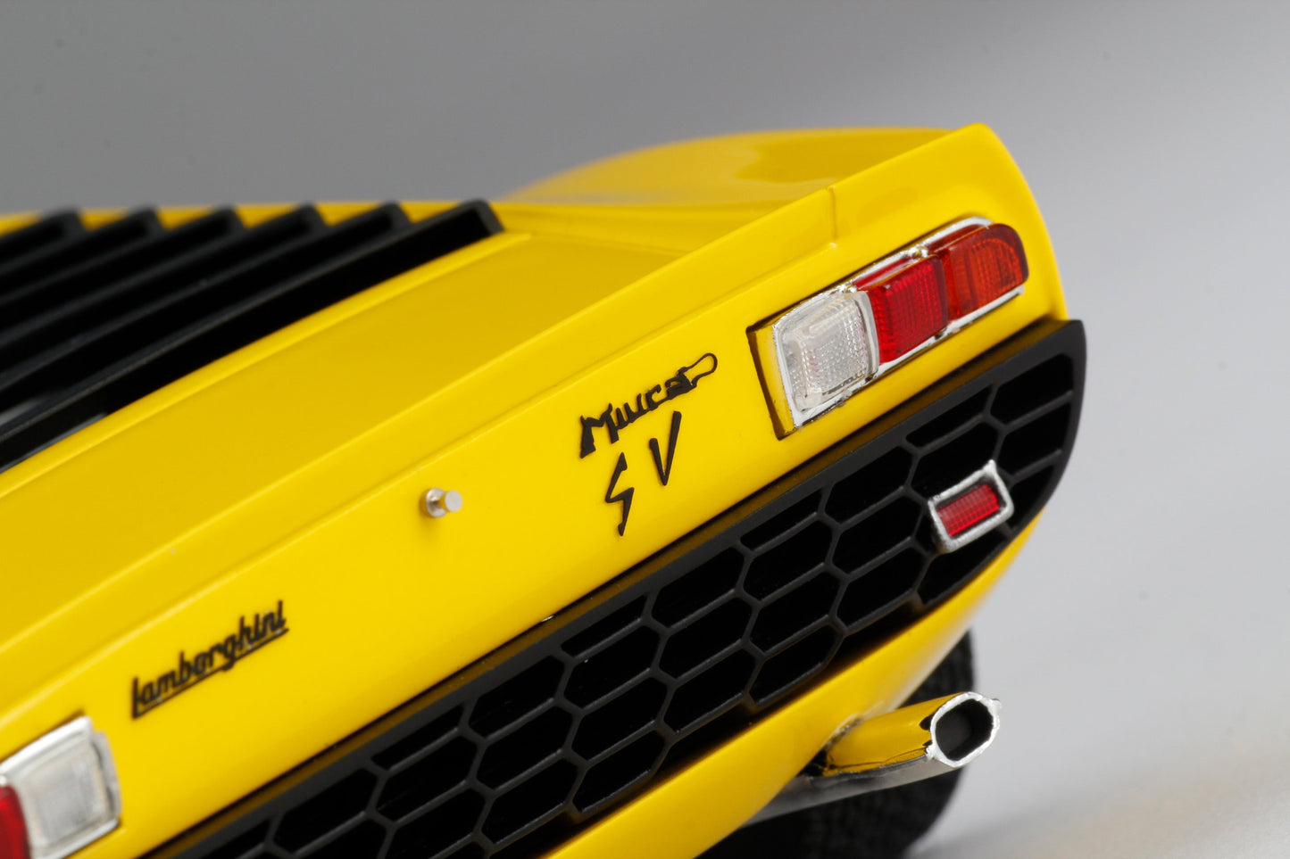 Amalgam 1/18 Lamborghini Miura P400 SV simulation car model