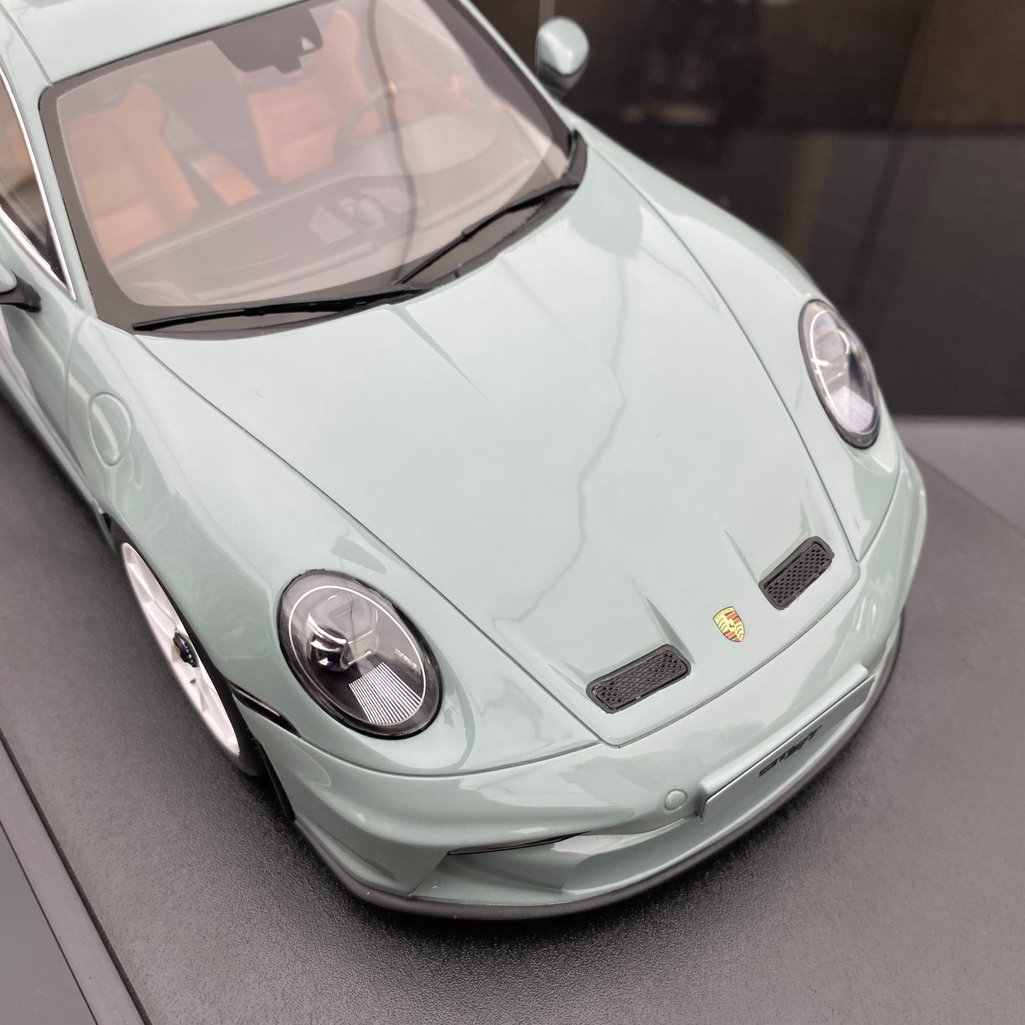 GT Spirit 1/18 Porsche 911(992) S/T resin sealed car model ornaments