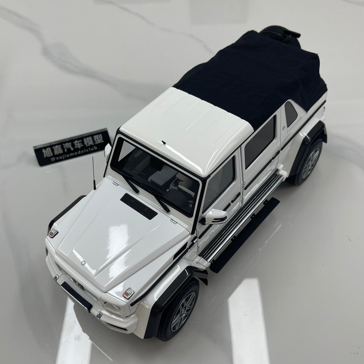 Almost Real 1/18 Mercedes-Benz G 650 Landaulet – Metallic White (820213)