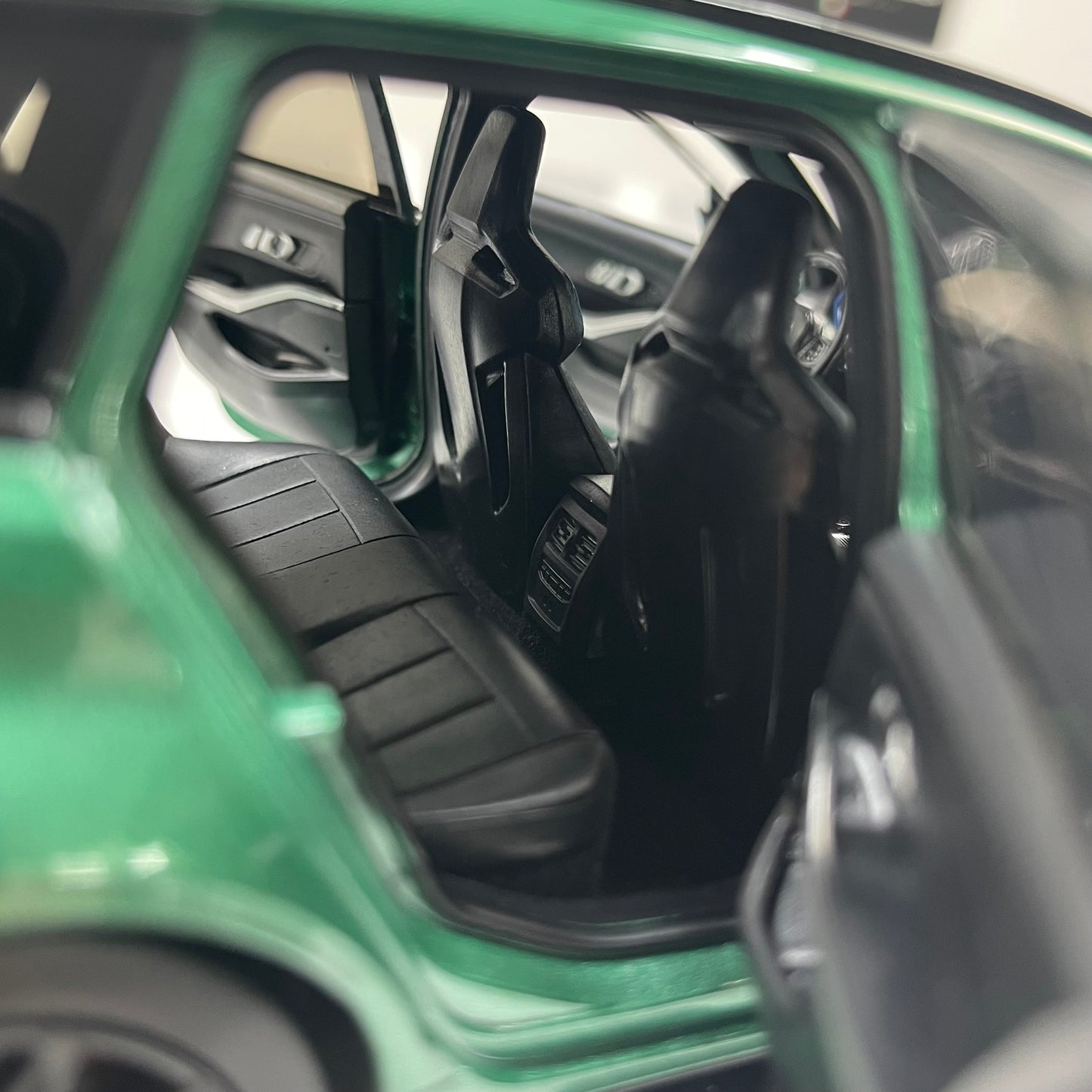 TSM MODEL 1/18 BMW M3 Touring (Isle of Man Green) TSM181030