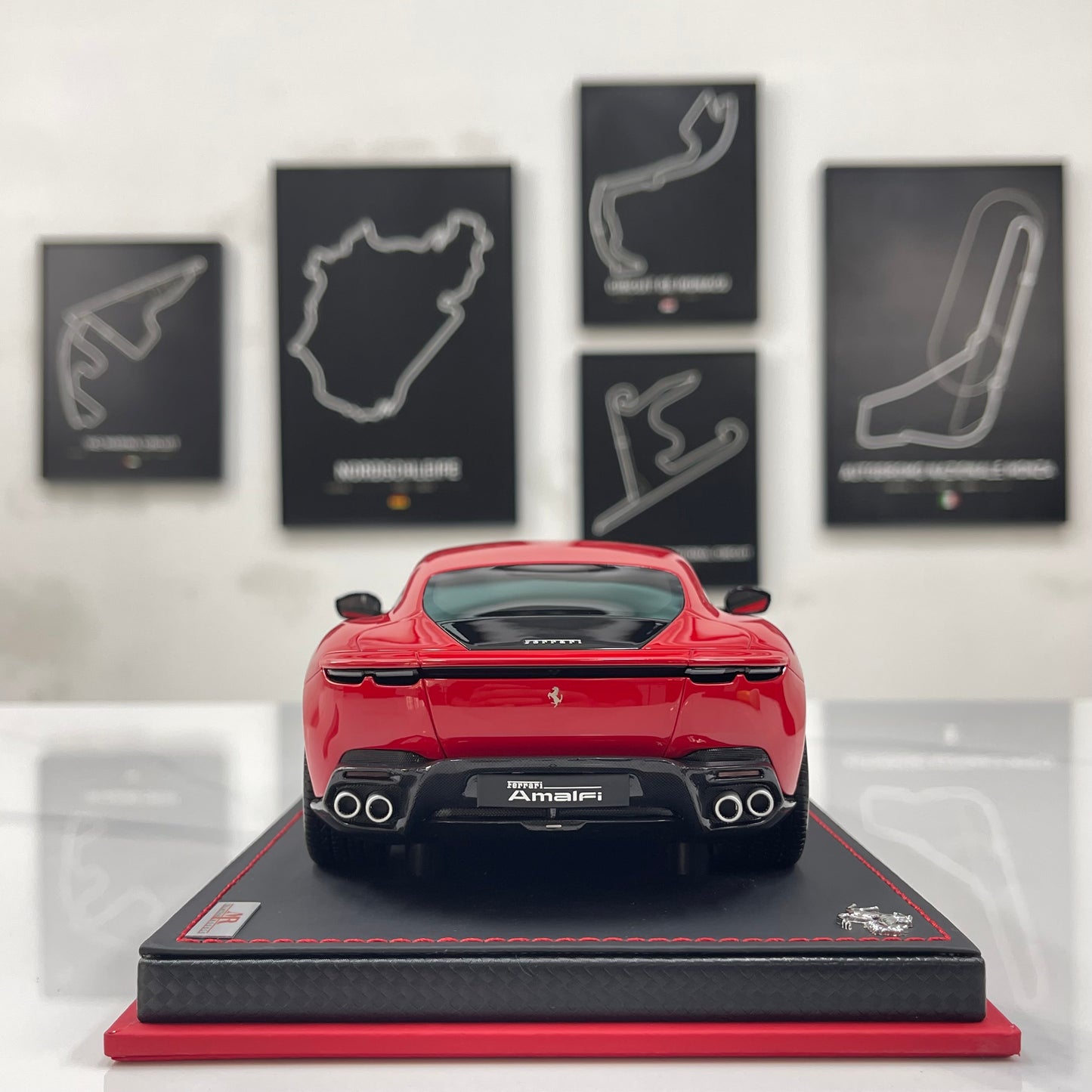 MR 1/18 Ferrari Amalfi Standard Red FE046E