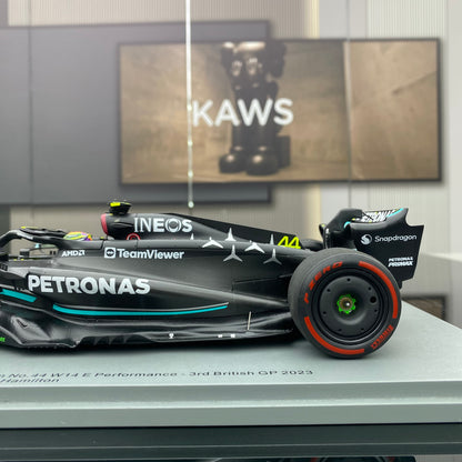 SPARK 1/18 Mercedes-Benz AMG F1 Team W14 2023 British Grand Prix Hamilton Black and Green Paint 18S901