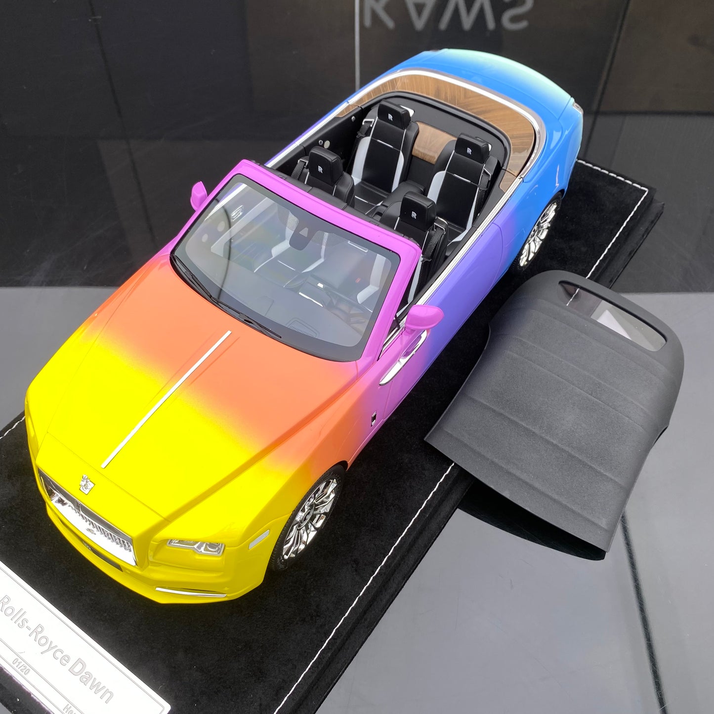 HH Model 1/18 Rolls-Royce Dawn Resin Simulation Car Model