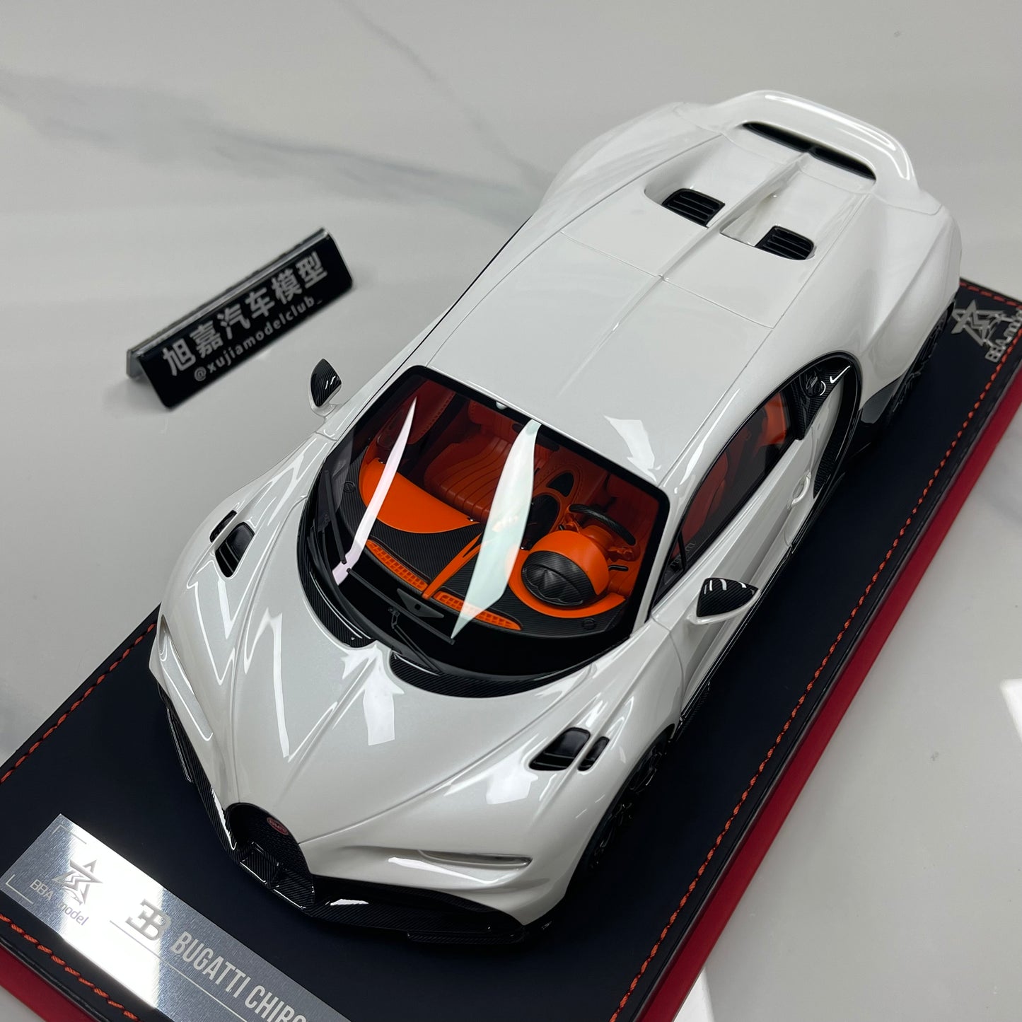 BBA MODEL 1/18 Bugatti Chiron Profilée – Black & White Panda