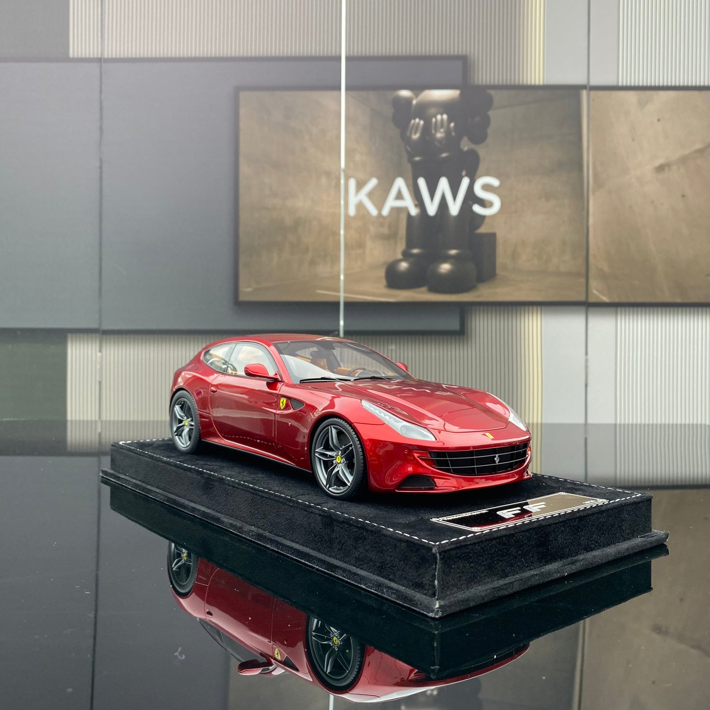 Ferrari FF HH MODEL 1/18, modelo de coche de simulación de edición limitada, color rojo metalizado estándar
