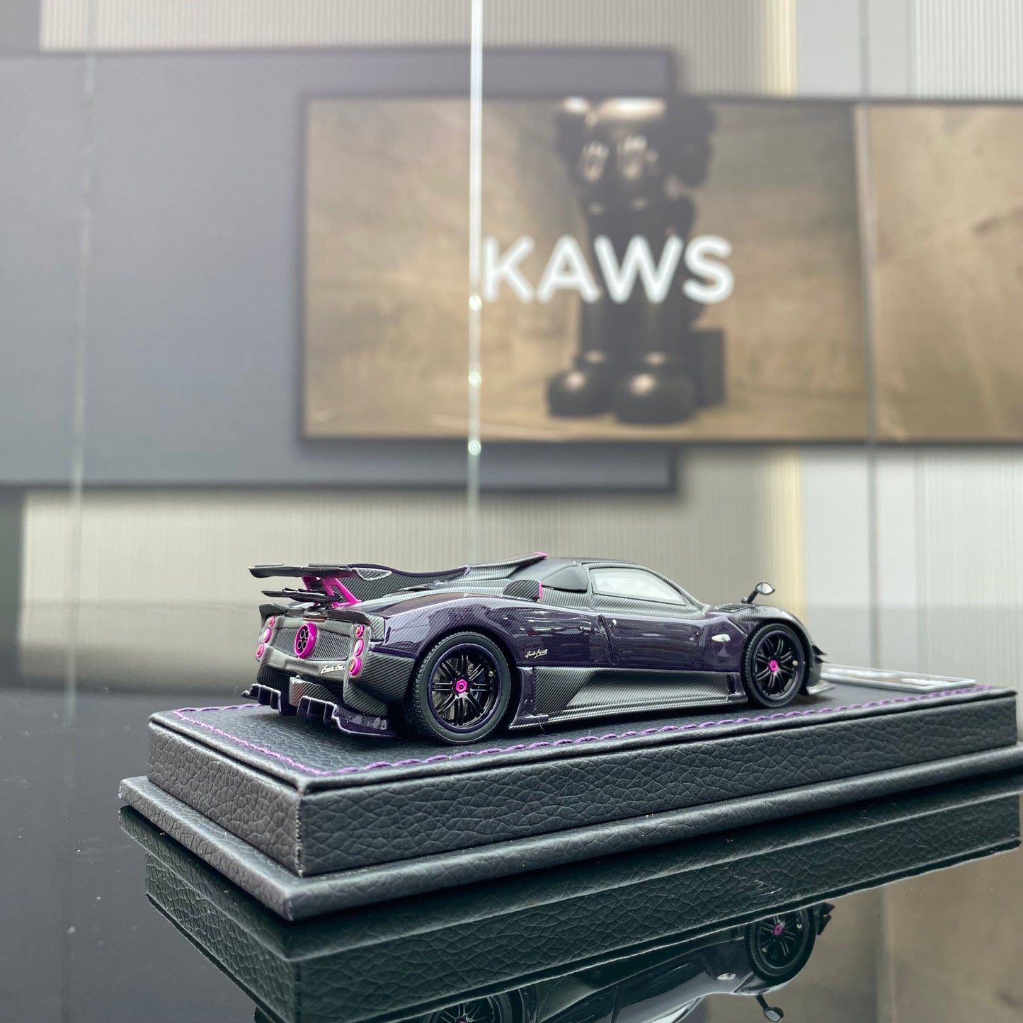 Adorno de coche PEAKO 1/43 Pagani Zonda Zun de edición limitada en carbono morado