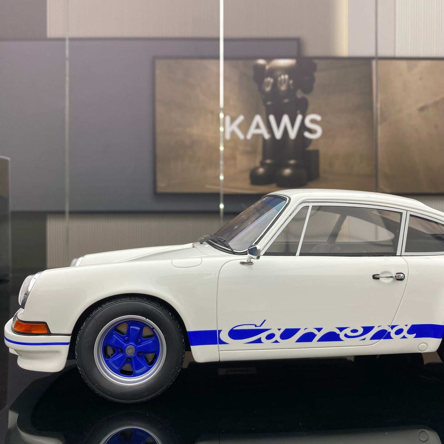 GT spirit 1/12 Porsche 911 2.7rs 1973 old car model ornaments GT921