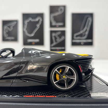 BBR 1/18 Ferrari SP3 Daytona 599+1 Spider - Open Roof Modena Yellow/Black Carbon Fiber P18214TMOCH