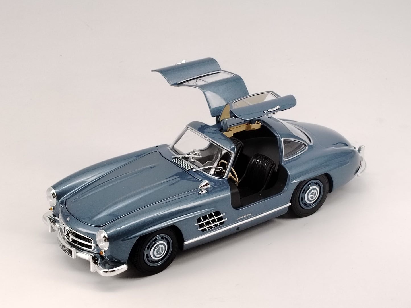 MINICHAMPS 1/18 Mercedes Benz 300SL alloy car model