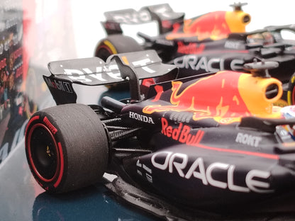 MINICHAMPS 1/43 Oracle RED BULL RACING RB19 Double Car Set Red Bull Model Car
