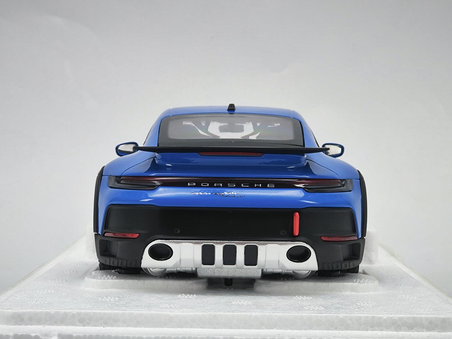 MINICHAMPS 1/18 Porsche 911 DAKAR Blue Alloy Car Model