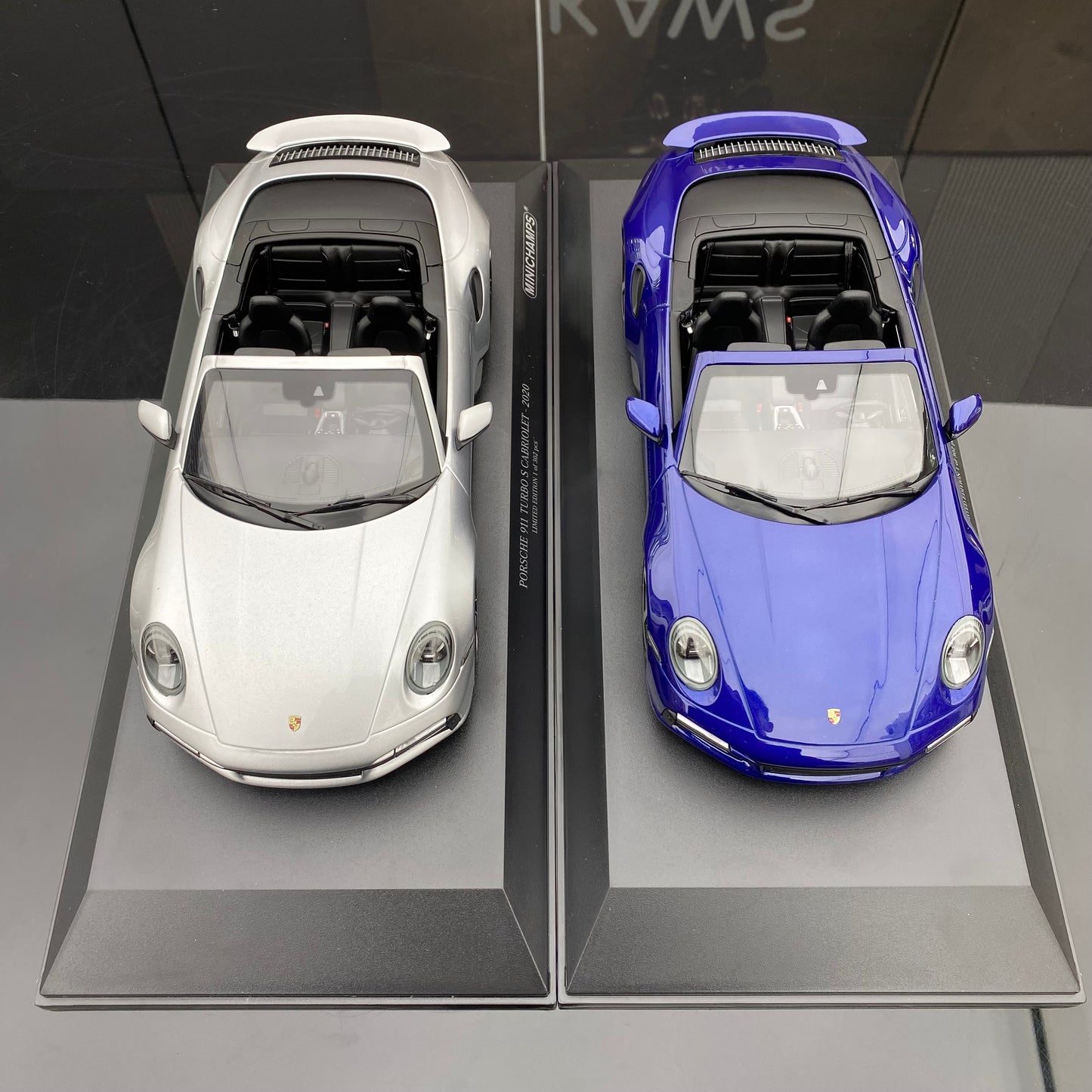 minichamps 1/18 Porsche 911 Turbo Convertible Alloy Closed Car Model