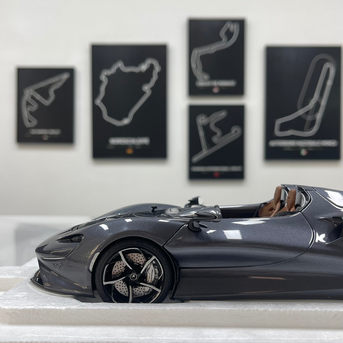 LCD 1/18 McLaren Elva Diecast Model – Metallic Grey (LCD18015-HGM)