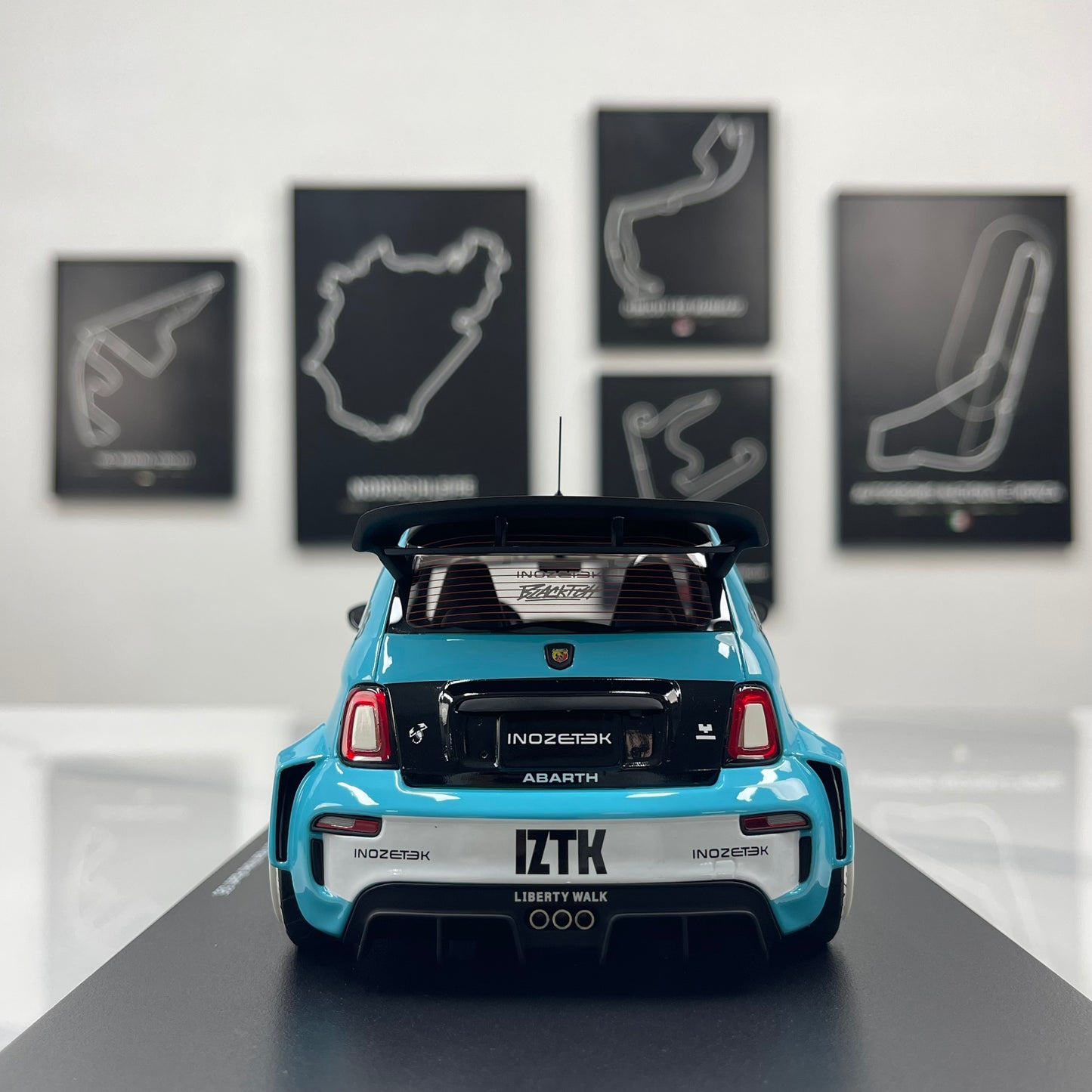Topspeed 1/18 LB-WORKS x Abarth Works IZTK Abarth 95 – Blue & White Livery (TS0623)