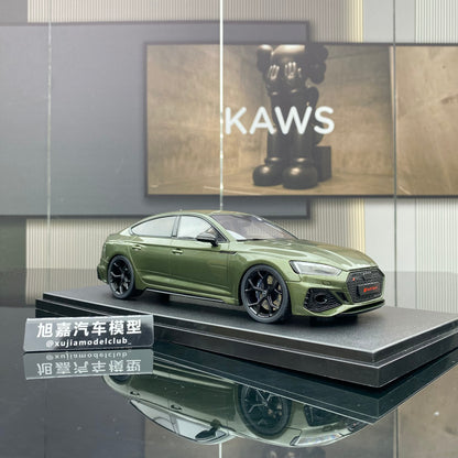 Adornos de simulación de coche verde Audi RS 5 COMPETITIONE a escala 1/18 GT Spirit