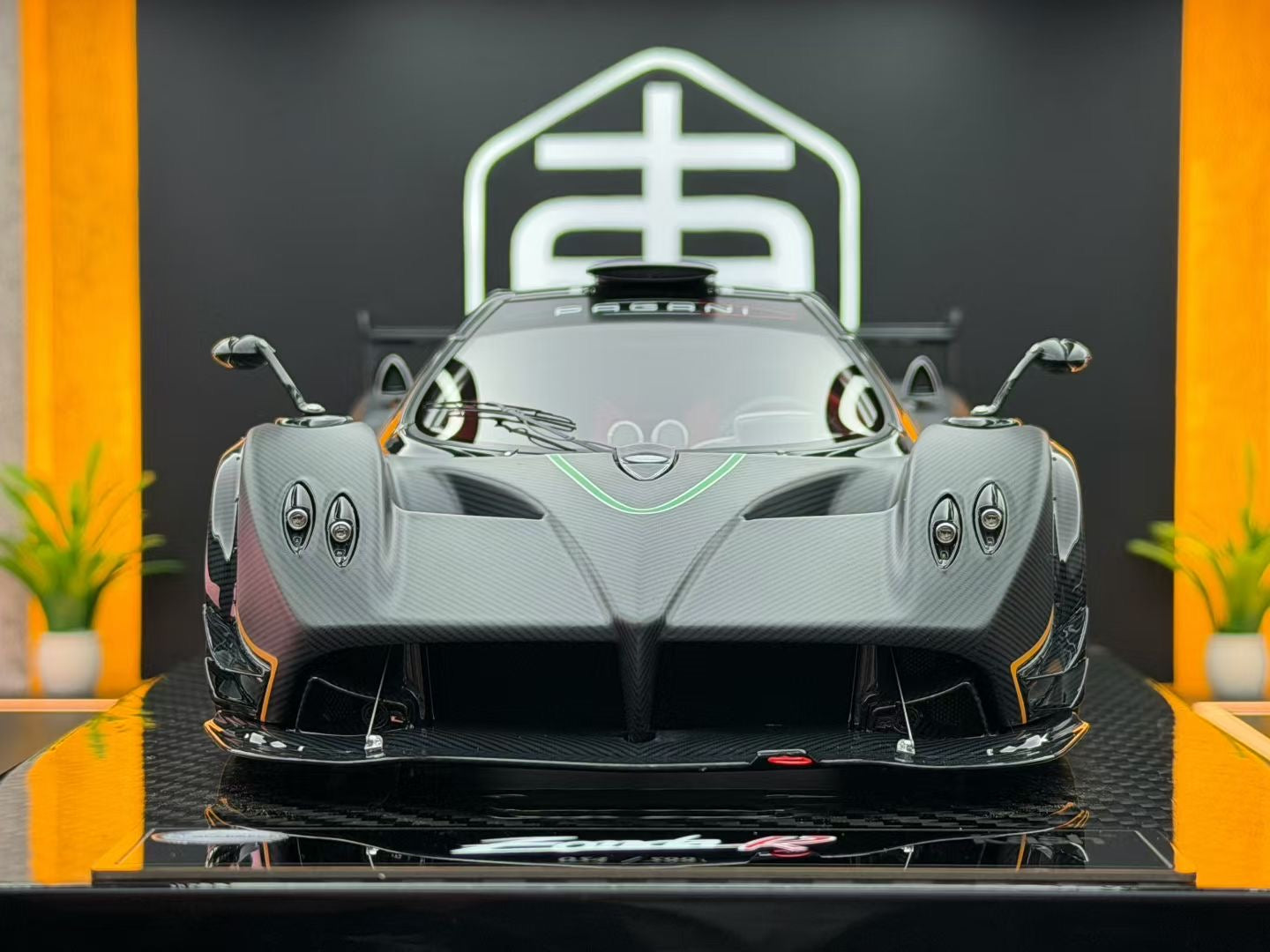 KASH MODEL 1/18 Pagani ZONDA R Matte Carbon Black KPZR001
