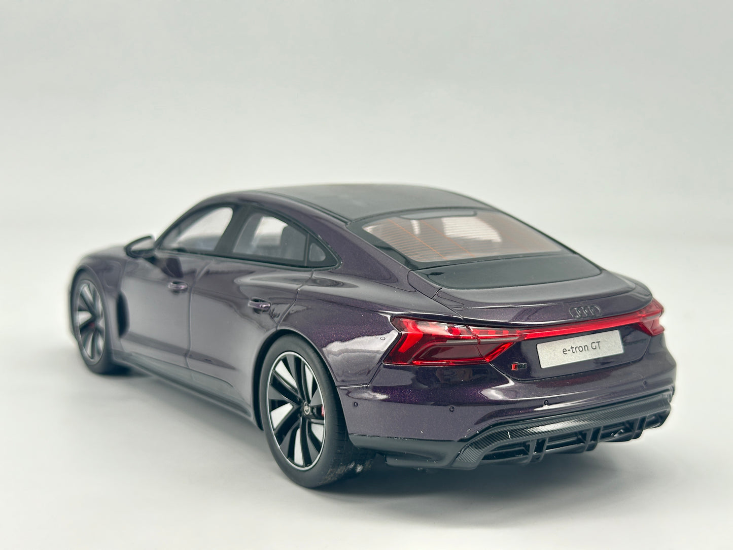 GT Spirit 1/18 Audi RS E-TRON Purple New Energy Vehicle Model Ornaments
