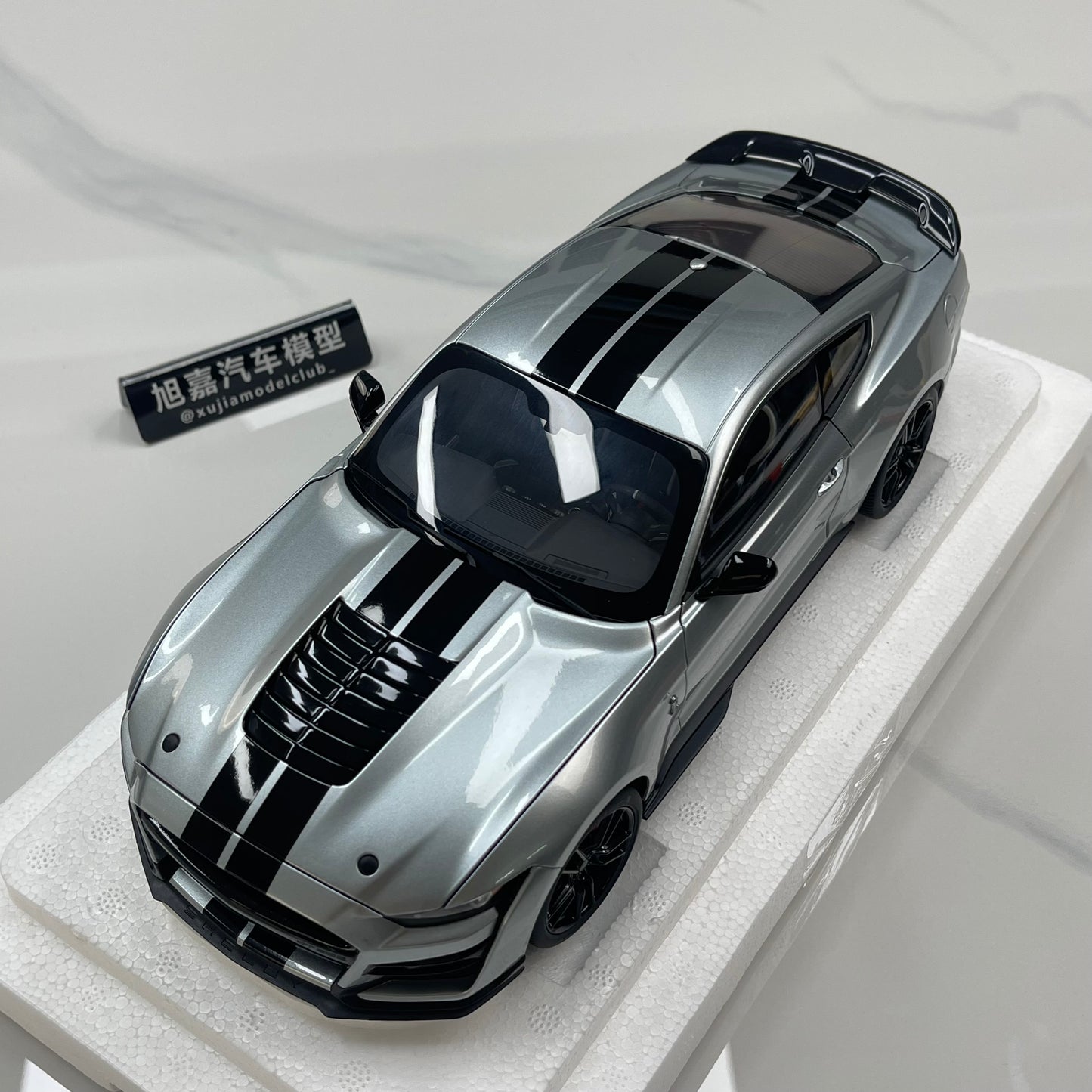 AUTOart 1/18 Ford Mustang Shelby GT500 Silver 73096