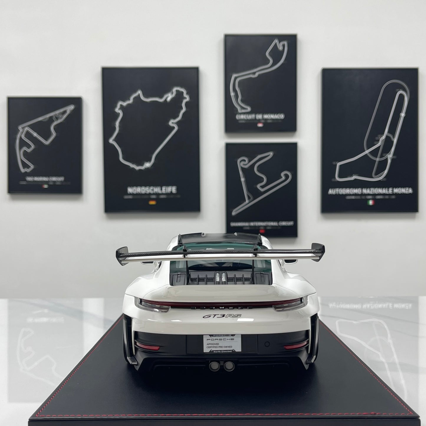 IVY 1/12 Porsche 992 GT3 RS White Wheels Limited Edition Model Car
