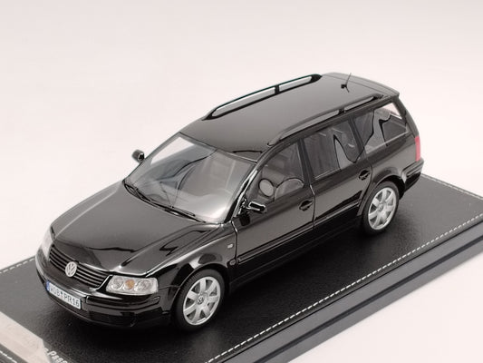 IVY 1/18 Volkswagen Passat B5 wagon simulation model car ornaments
