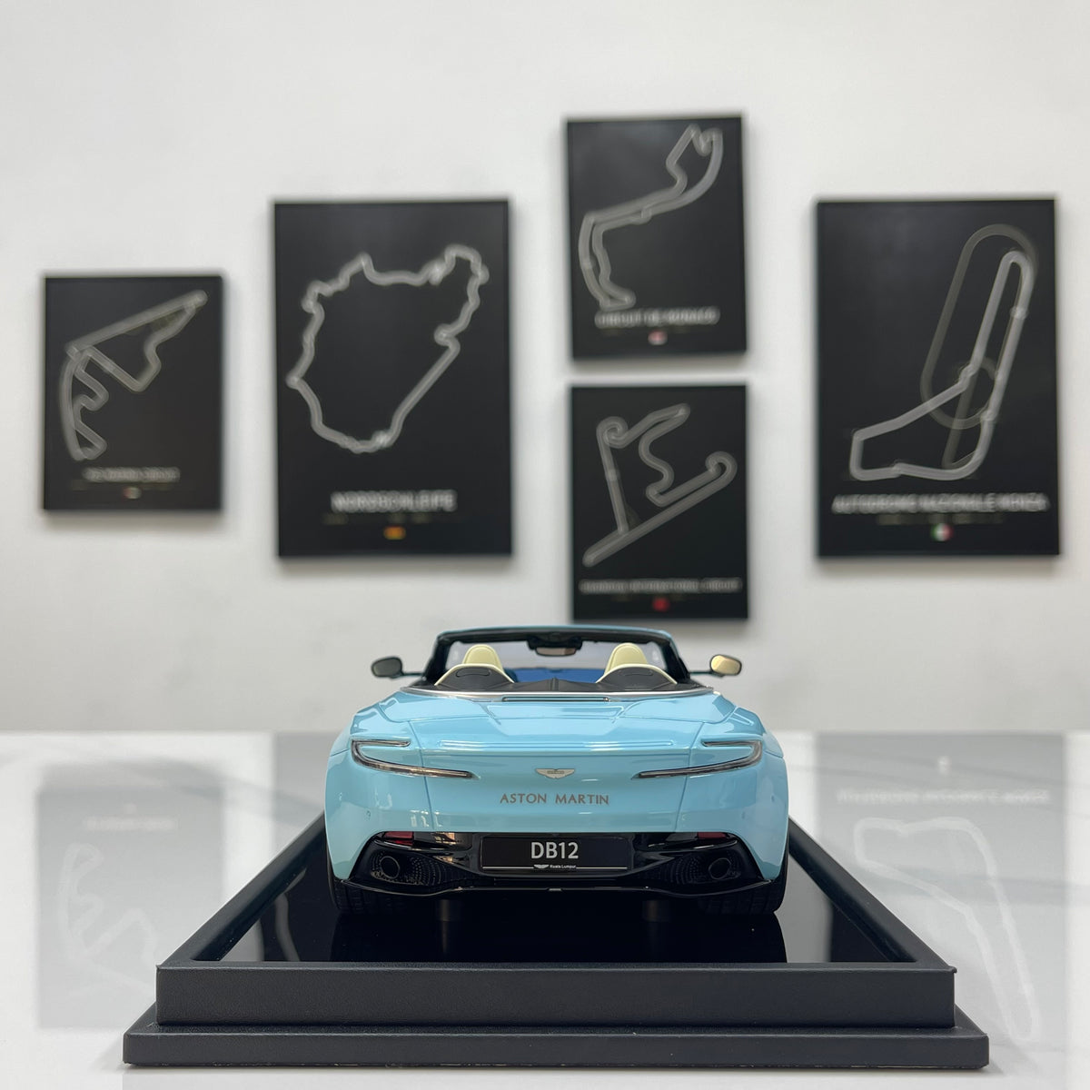 MOTORHELIX 1/18 Aston Martin DB12 Volante (Convertible) – Glass Blue – MH397