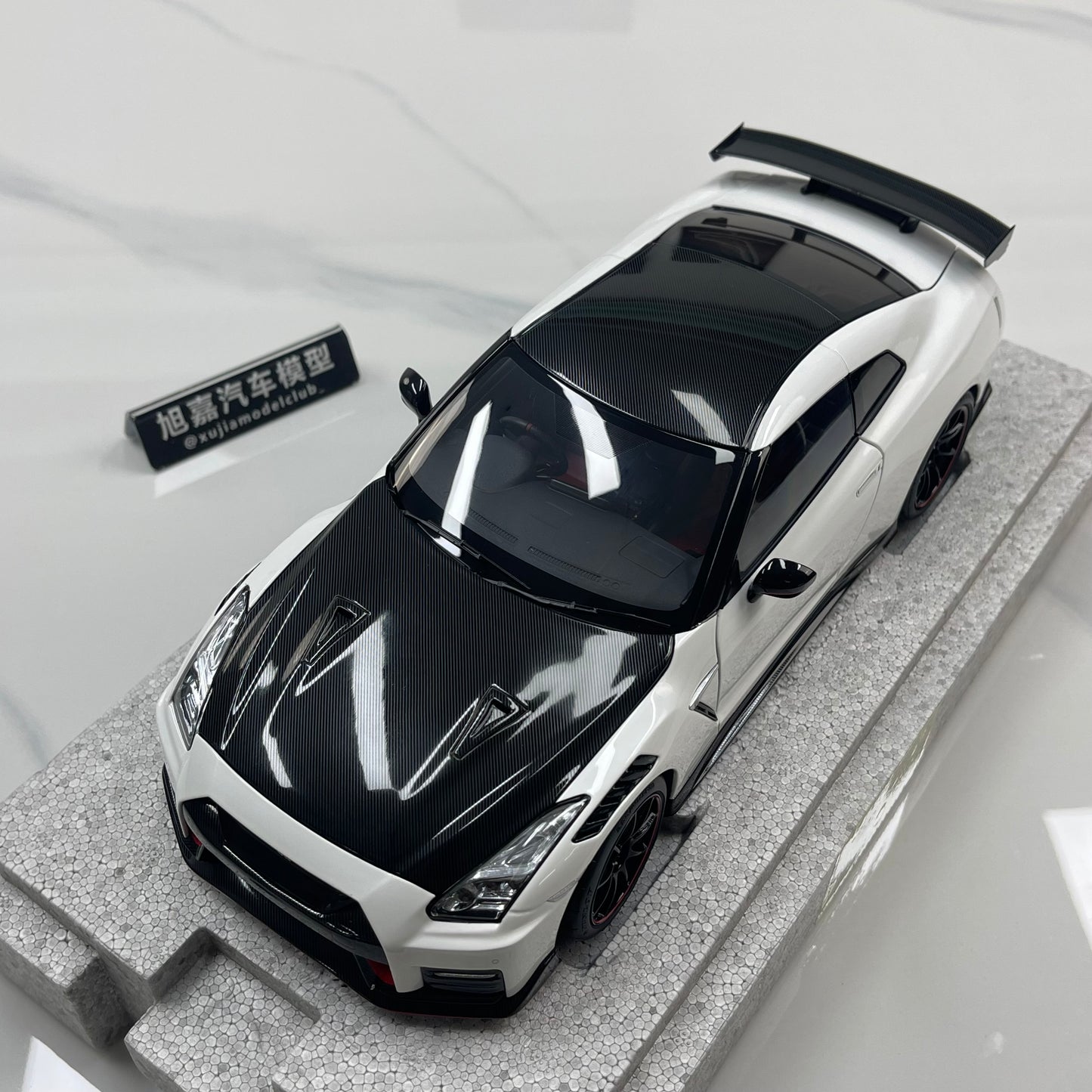 MOTORHELIX 1/18 Nissan GT-R NISMO (R35) Special Edition 2022 Brilliant Pearl White MH378
