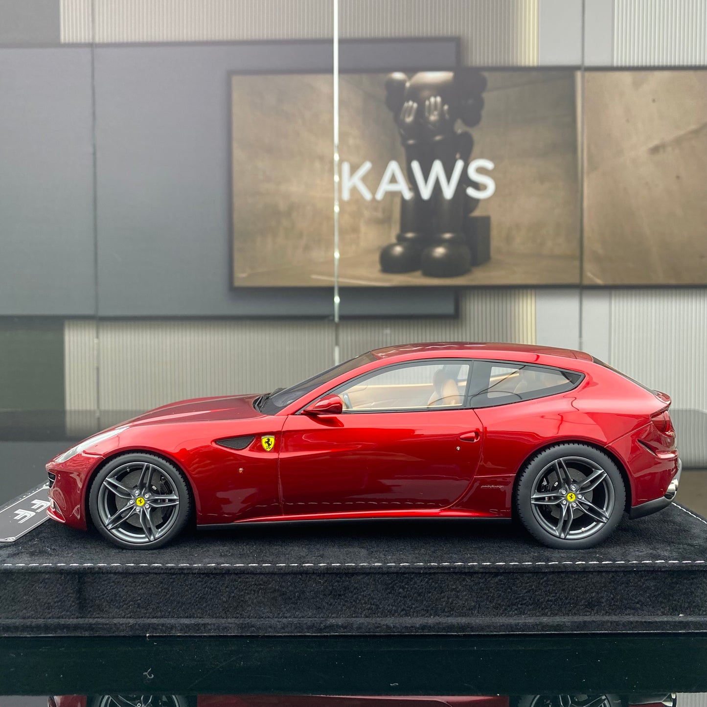 Ferrari FF HH MODEL 1/18, modelo de coche de simulación de edición limitada, color rojo metalizado estándar