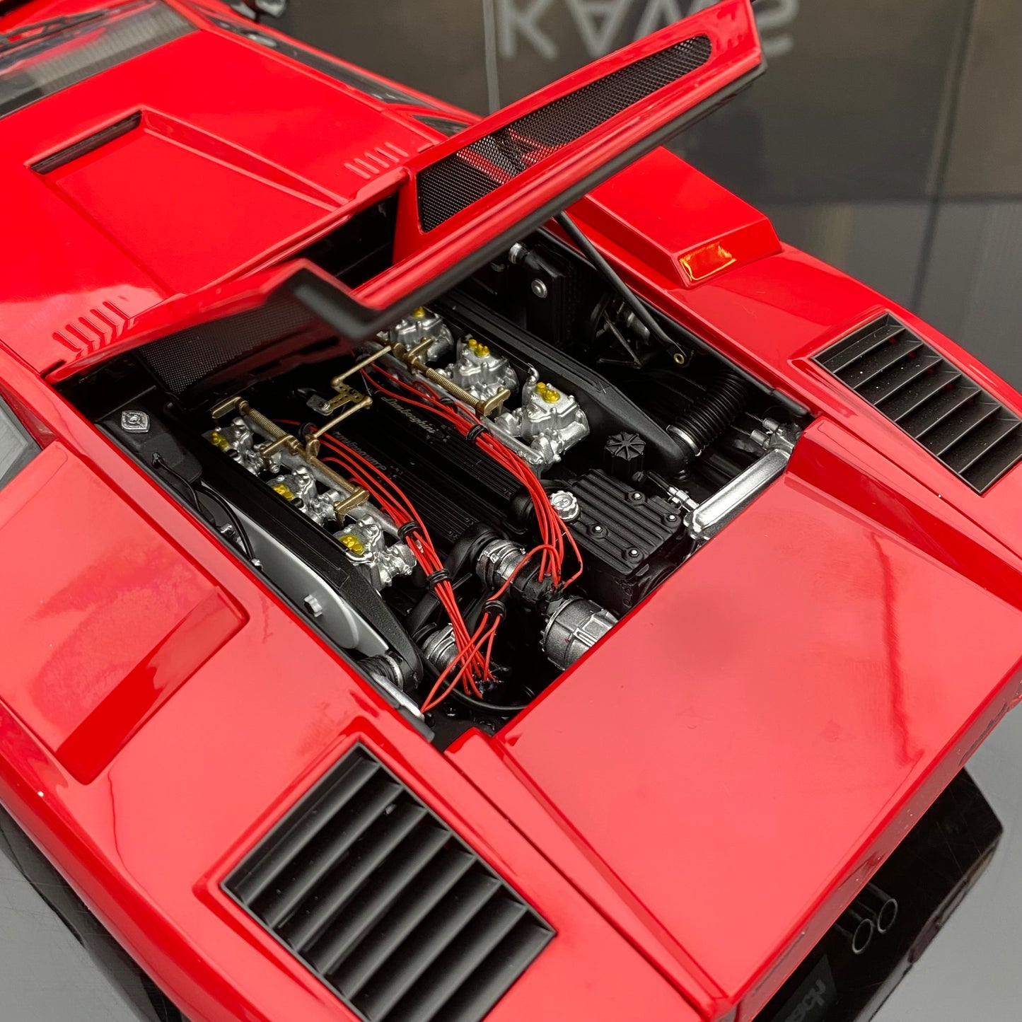 Lamborghini Countach LP400 rojo, modelo de coche de aleación Kyosho a escala 1/12