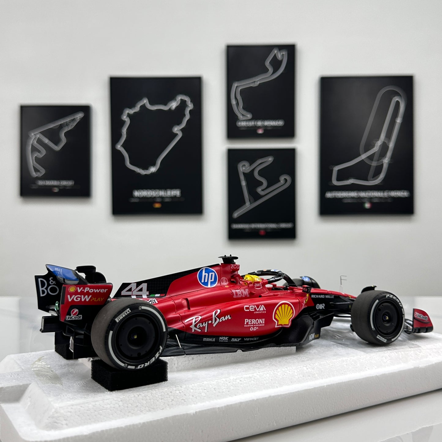BBR 1/18 Ferrari SF-23 #44 Hamilton Red BBR2318T44