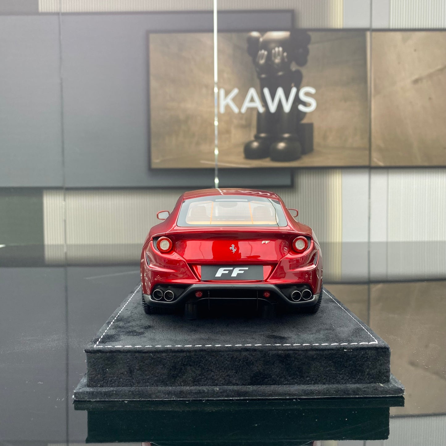 Ferrari FF HH MODEL 1/18, modelo de coche de simulación de edición limitada, color rojo metalizado estándar