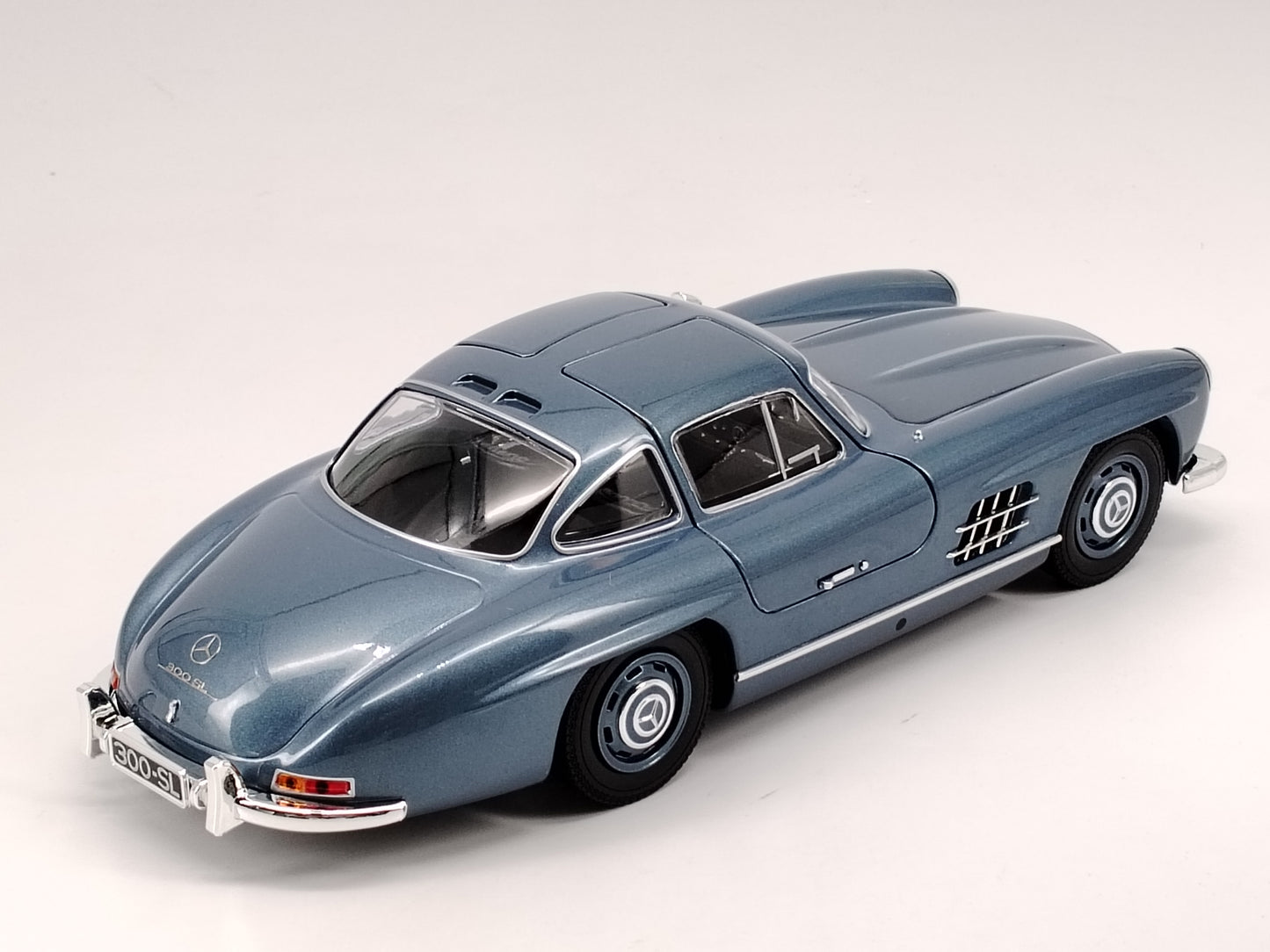 MINICHAMPS 1/18 Mercedes Benz 300SL alloy car model