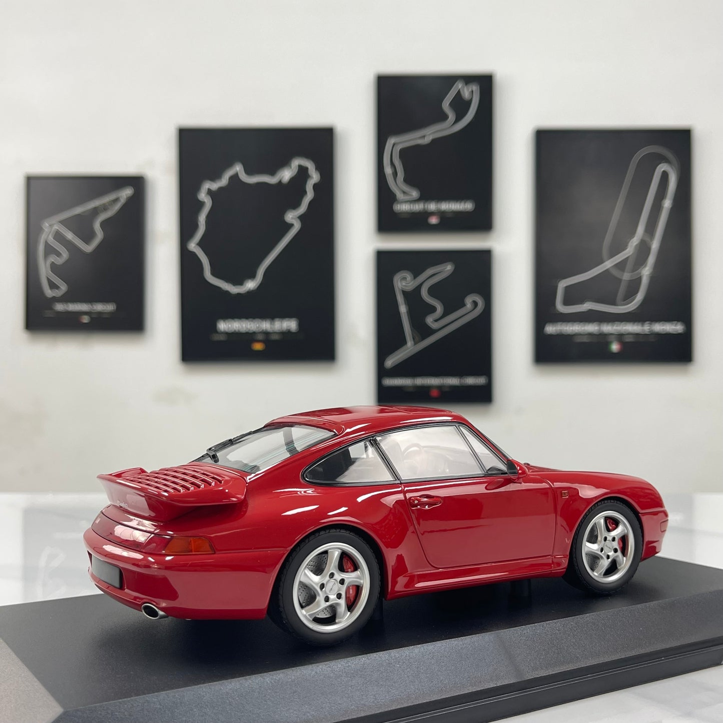 MINICHAMPS 1/18 Porsche 911 (993) Turbo (1995) Red 155061170