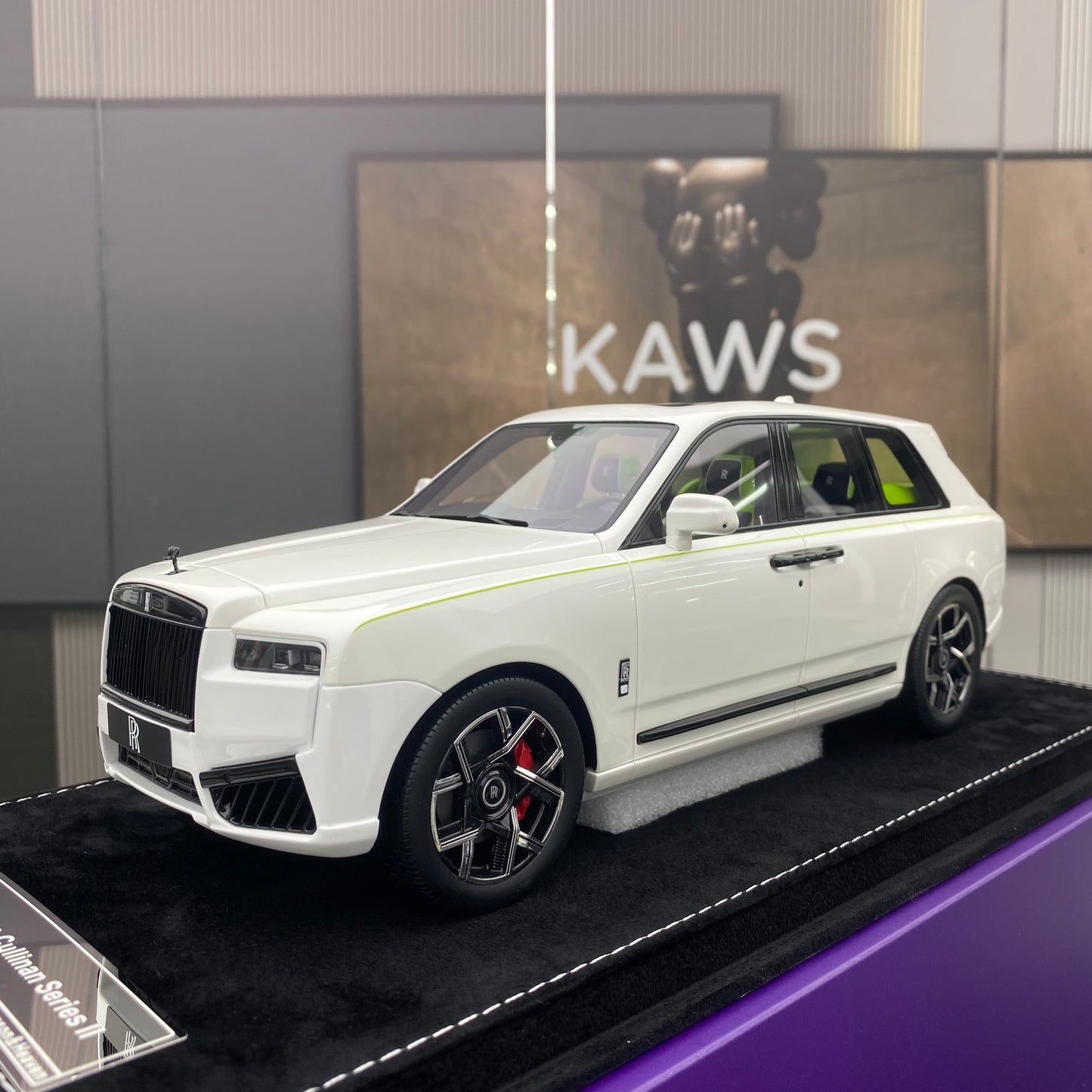 HH Model 1/18 Rolls-Royce Cullinan Series Limited Edition Car Model