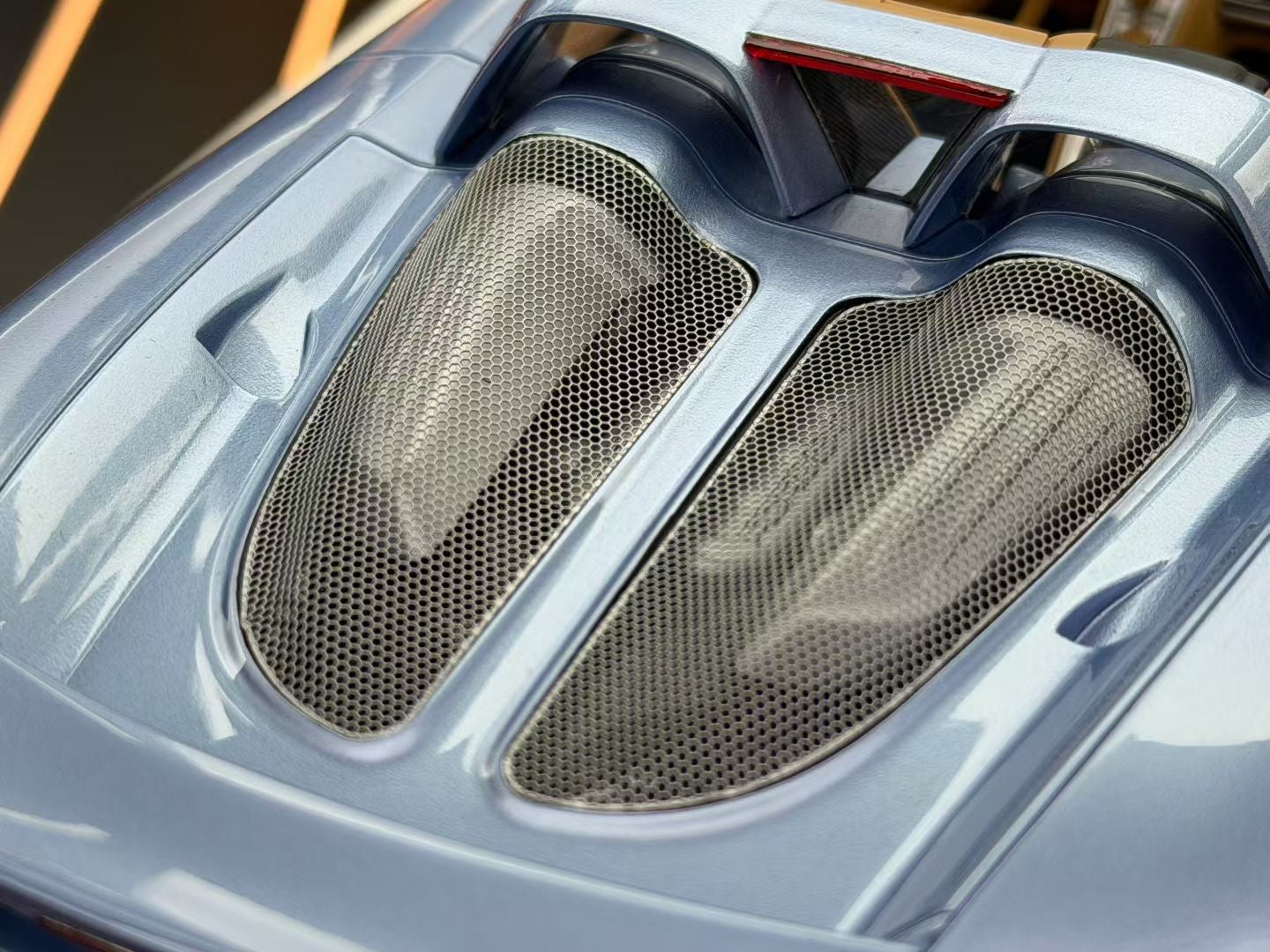 MU 1:18 Porsche Carrera GT Horizon Blue Metallic 11/100 DDJ037