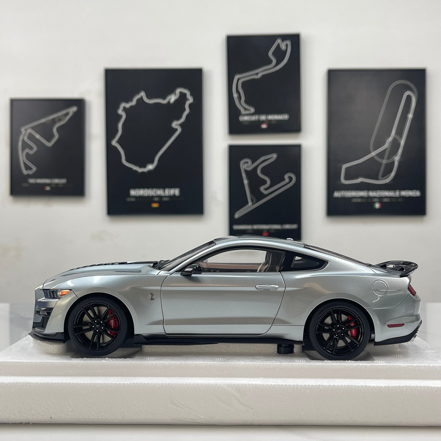 AUTOart 1/18 Ford Mustang Shelby GT500 Silver 73096