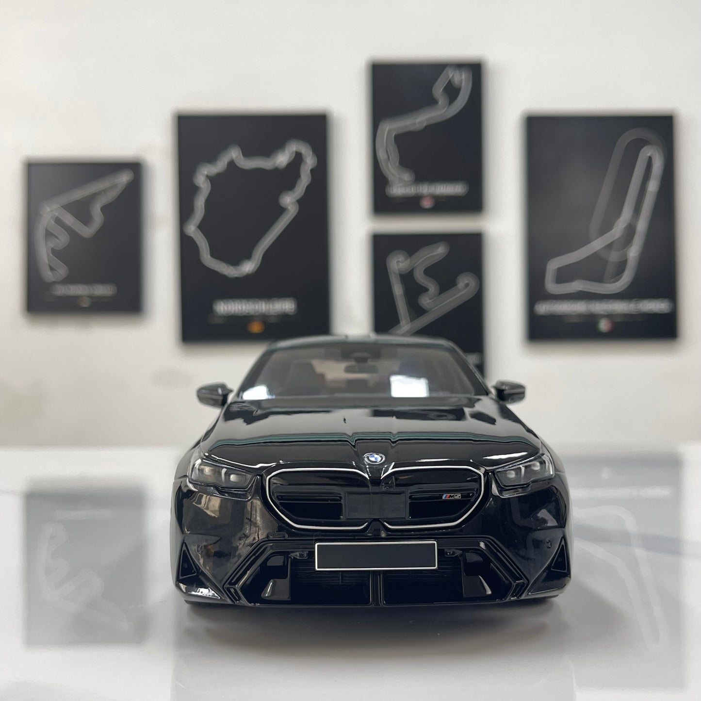 MINICHAMPS 1/18 BMW M5 2024 Metallic Black 110023801