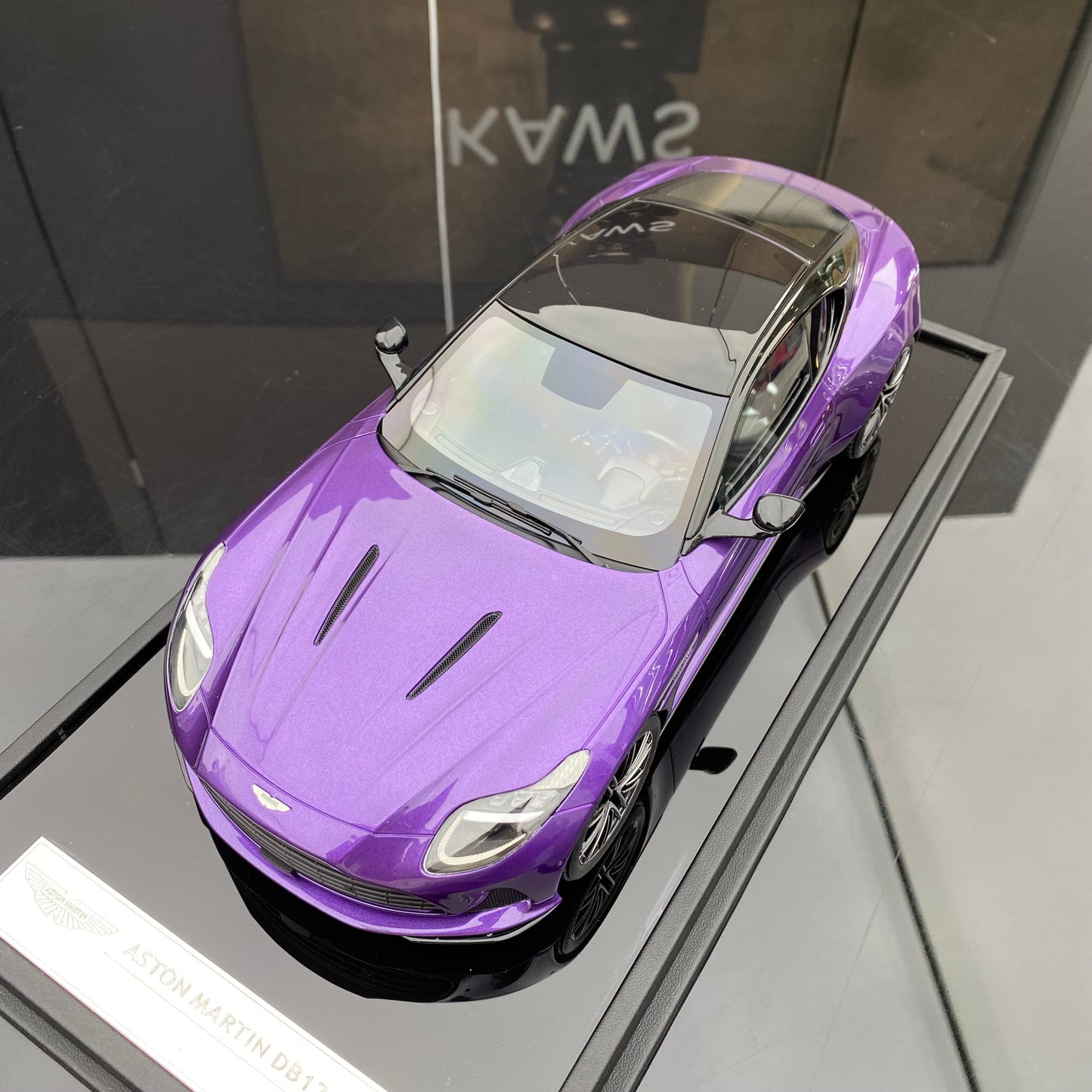 MH 1/18 Aston Martin DB12 COUPE limited edition car model gift