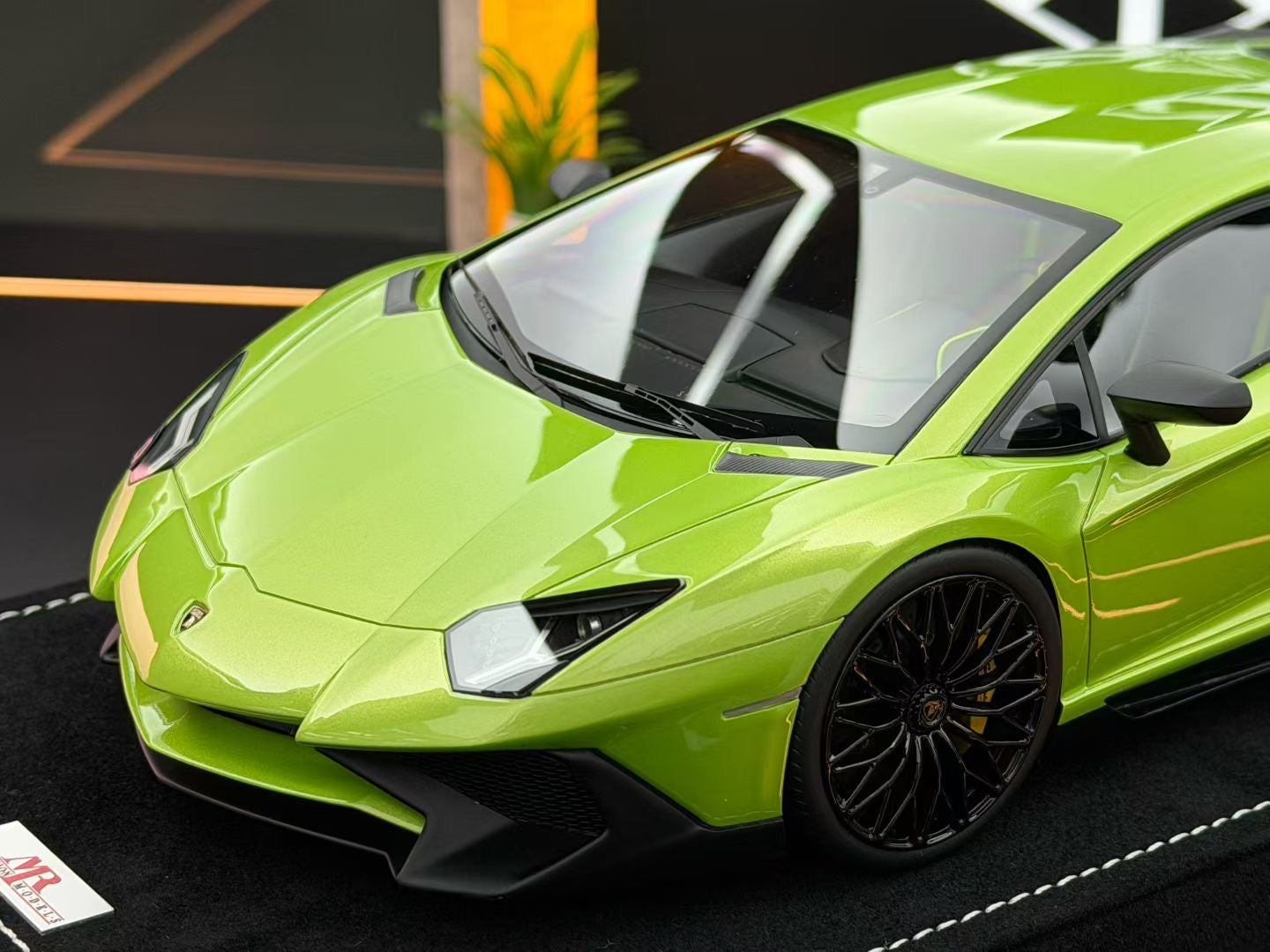 MR 1:18 Lamborghini Aventador LP750-4 Green 33/49 DDJ083