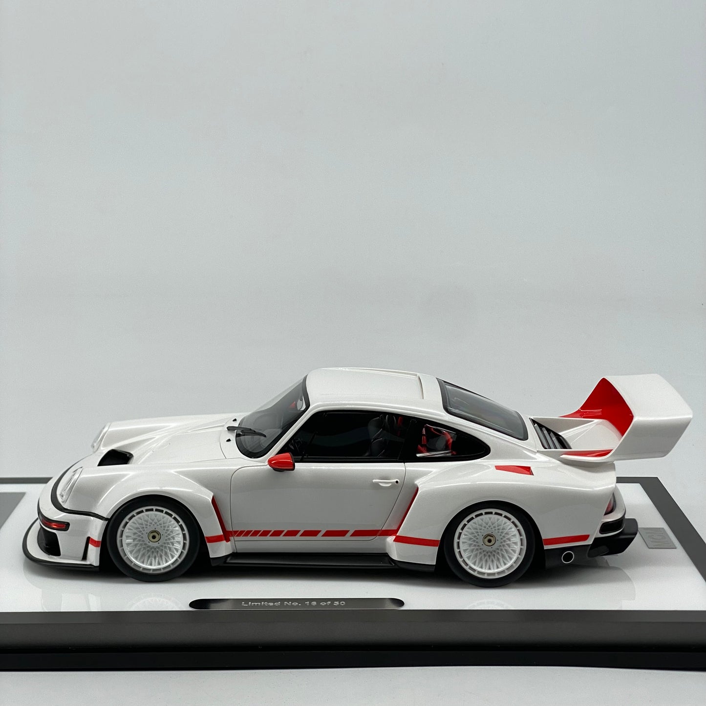 MCM 1/18 Porsche Singer DLS Turbo Pearl White Limited Edition Car Model Birthday Gift Ornaments