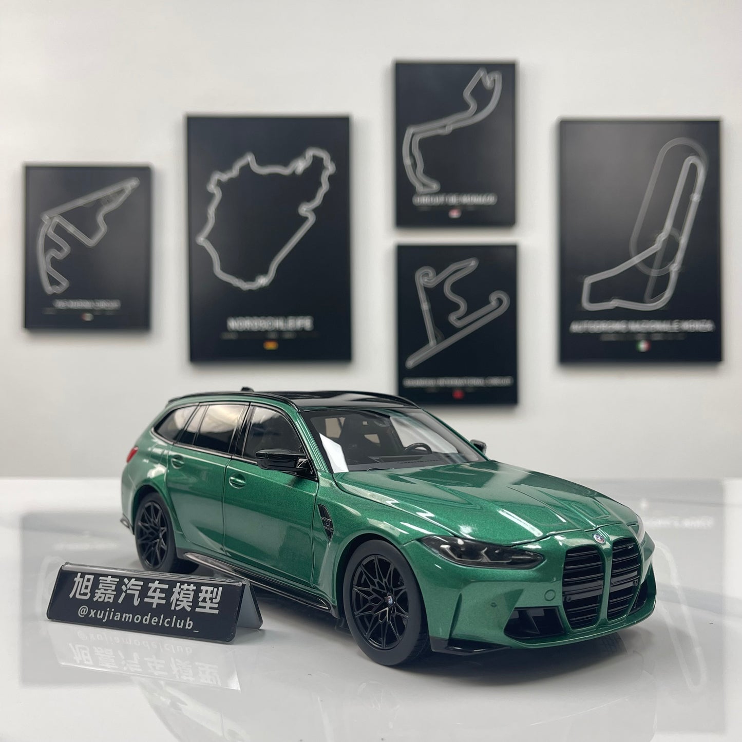 TSM MODEL 1/18 BMW M3 Touring (Isle of Man Green) TSM181030