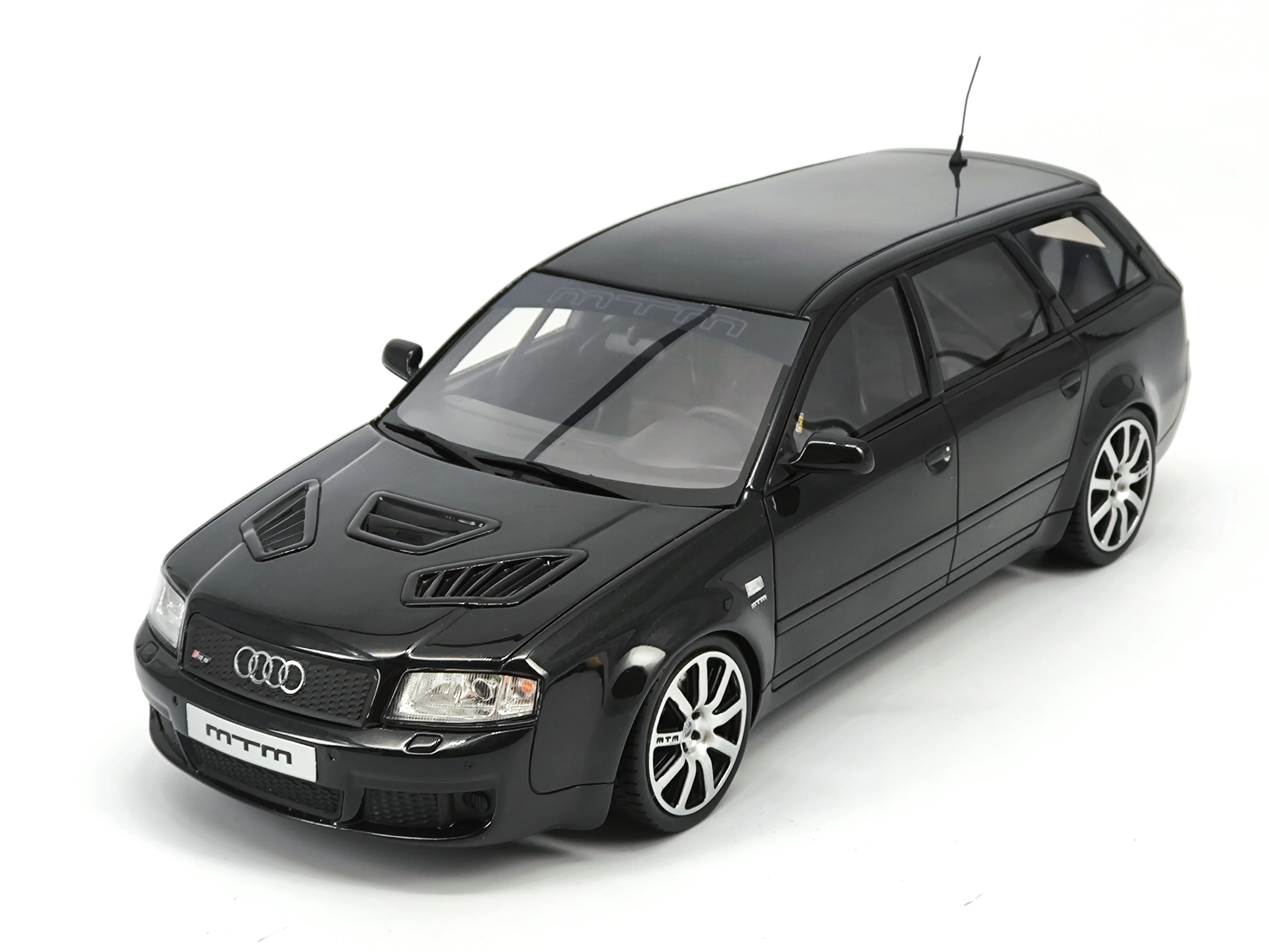 アウディ RS6 クラブスポーツ MTM 1/18 オットー 京商 1/18 OTTO 2004 Audi RS6 Clubsport MTM (Black) Resin Car