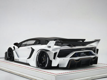 DG 1/18 Lamborghini 700GT EVO White Limited Edition Car Model Ornaments DG180223A