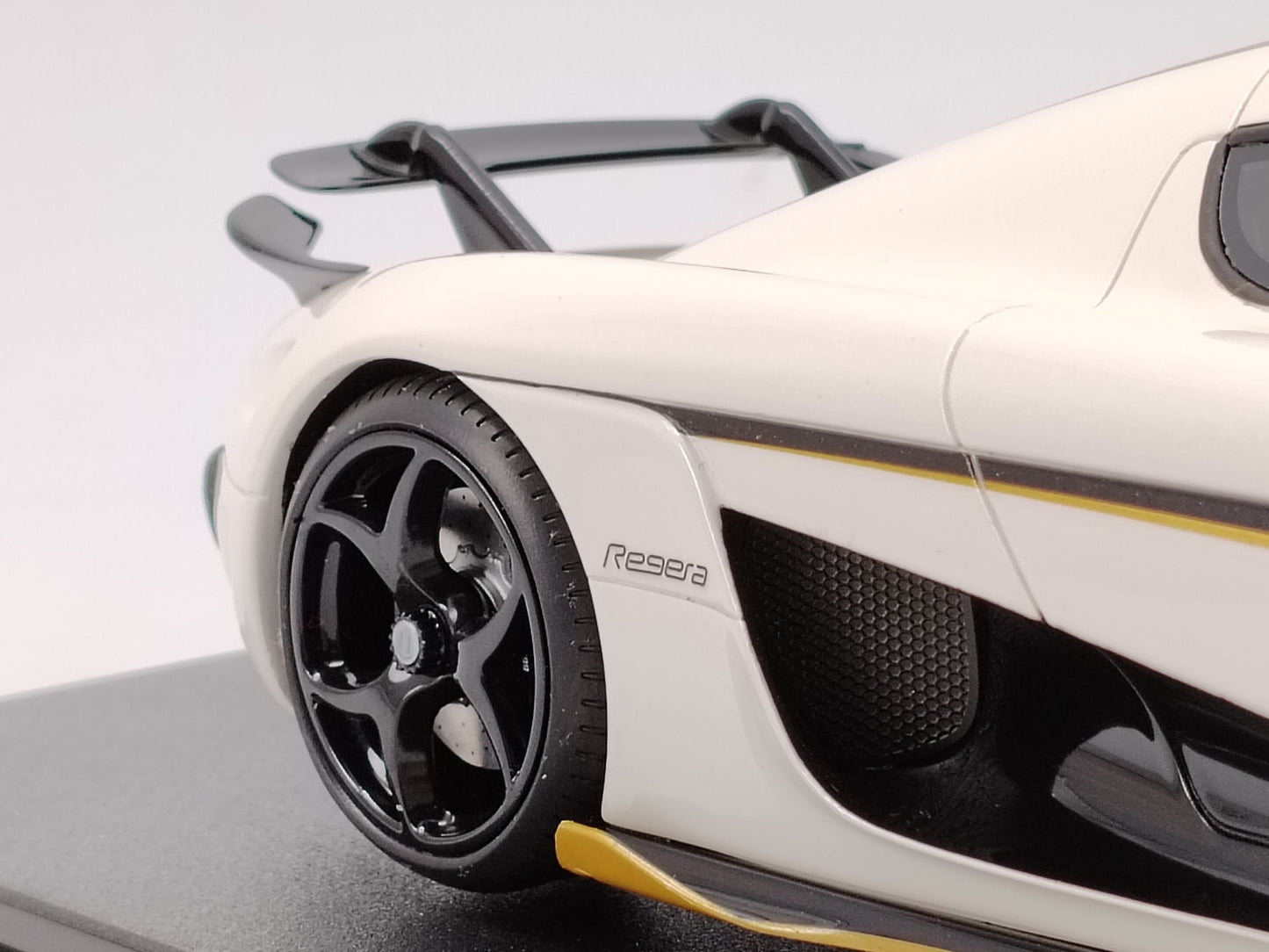GT Spirit 1/18 Koenigsegg REGERA RECORD White Resin Car Model