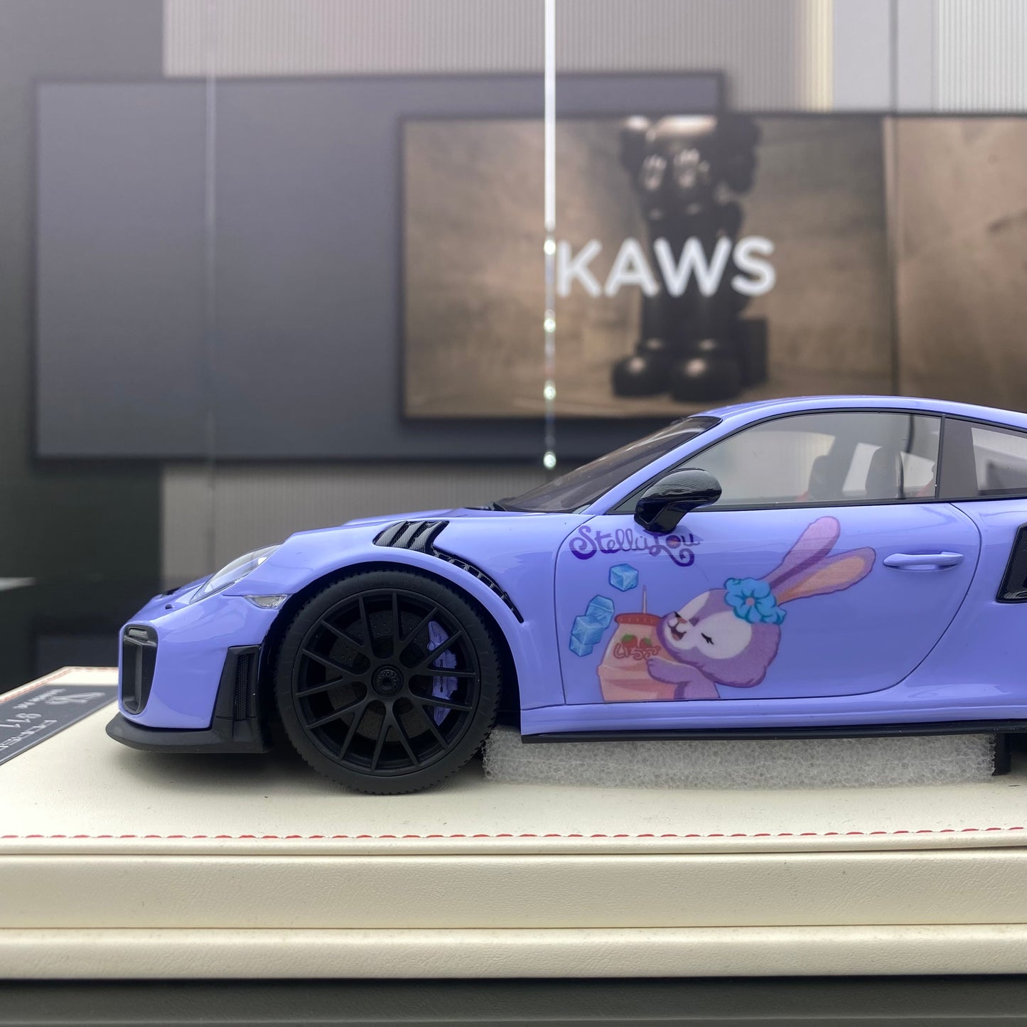 Vehículo Art1/18 Porsche 911 GT2RS Weissach Modelo de paquete