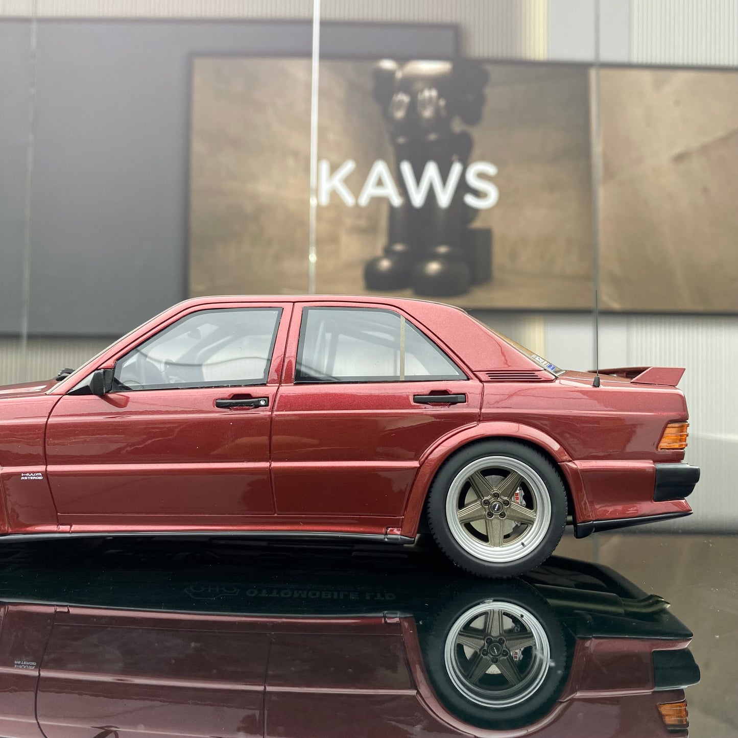 OTTO 1/18 Mercedes-Benz RAUH-WELT REPUBLIK 190E 2,5-16 ALMANDINE model