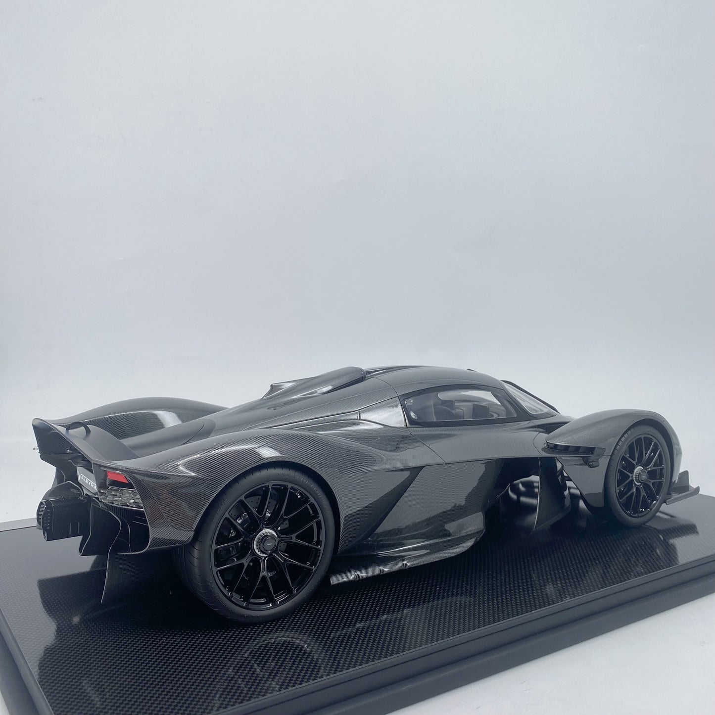 FRONTIART 1/8 Aston Martin Valkyrie Full Carbon Simulation Car Model Collection